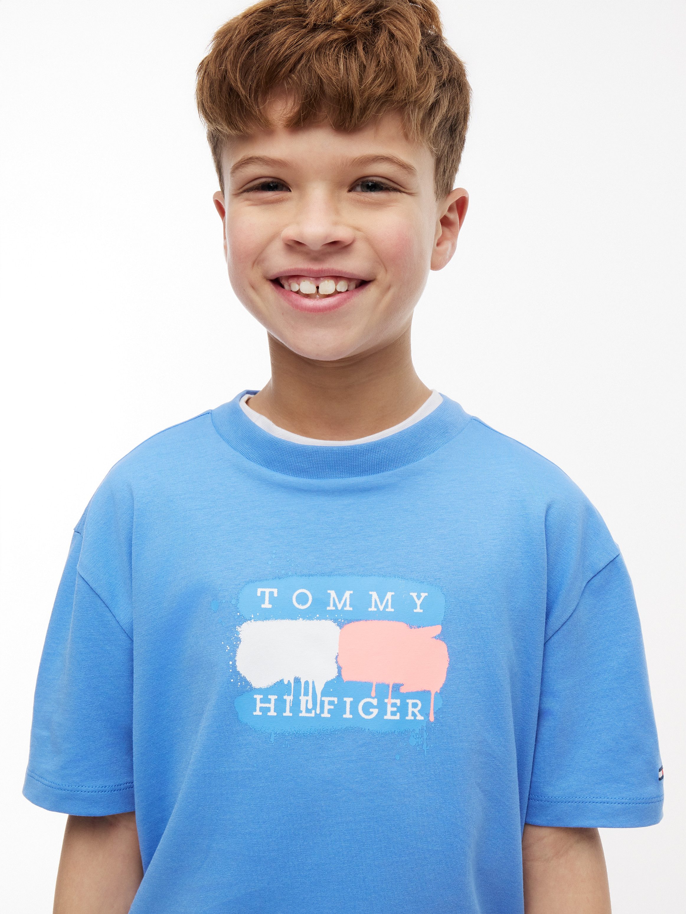 Tommy Hilfiger T-Shirt für Kinder bis 16 Jahre, Graffiti-Druck, Regular Fit