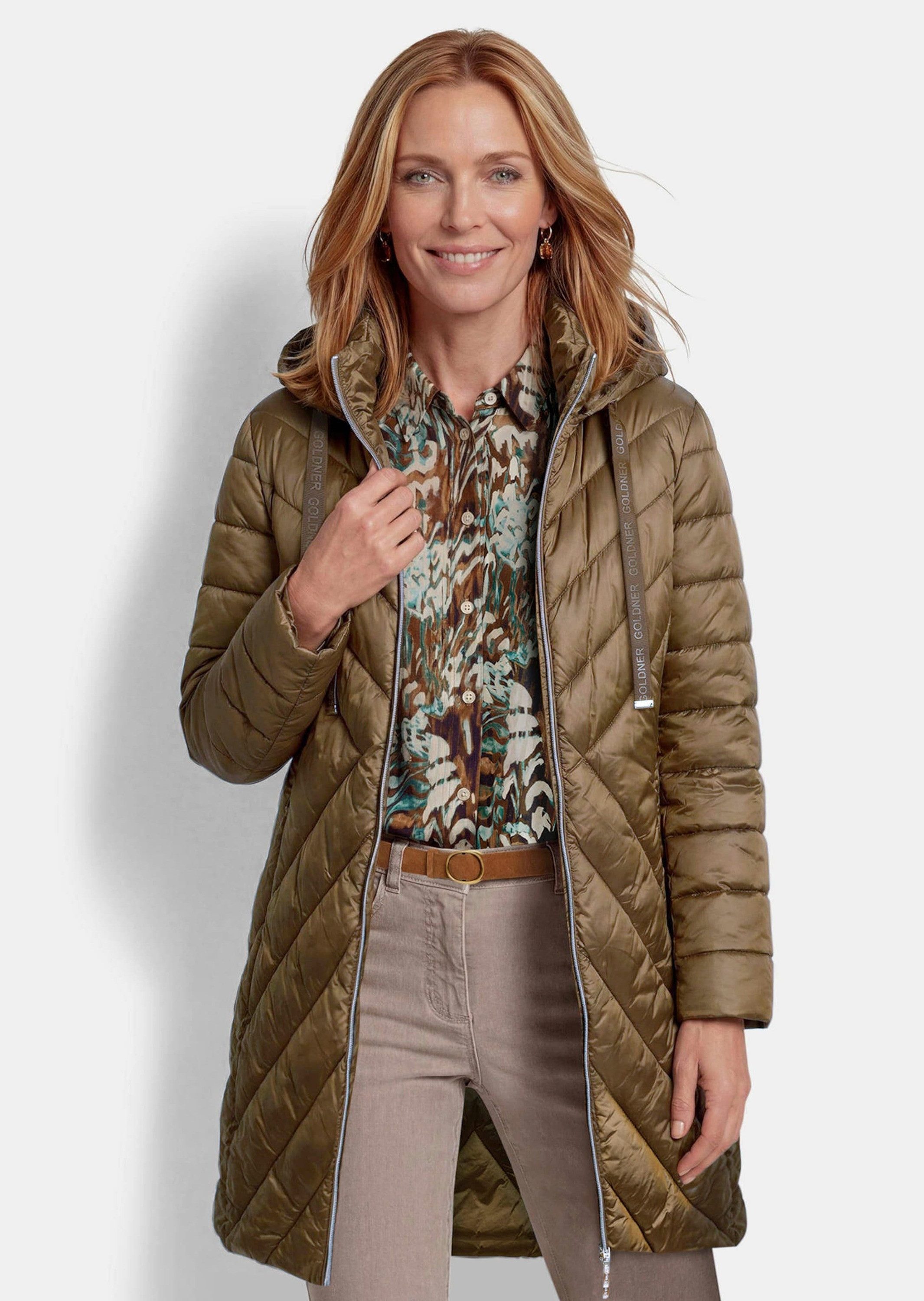 GOLDNER Outdoorjacke Kurzmantel mit Kapuze und Stehkragen Wattierte Steppjacke mit taillenformender Optik und Reißverschluss