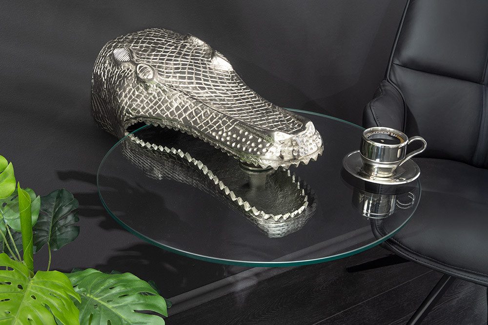riess-ambiente Beistelltisch WILDLIFE CROCODILE 60cm silber – Krokodil-Hängetisch mit Glasplatte (Einzelartikel, 1-St), Skulptur aus Metall, Statement Piece, Design-Highlight
