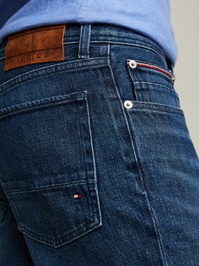 Tommy Hilfiger Jeansshorts BROOKLYN SHORT STR Fade-Effekt vorne und hinten