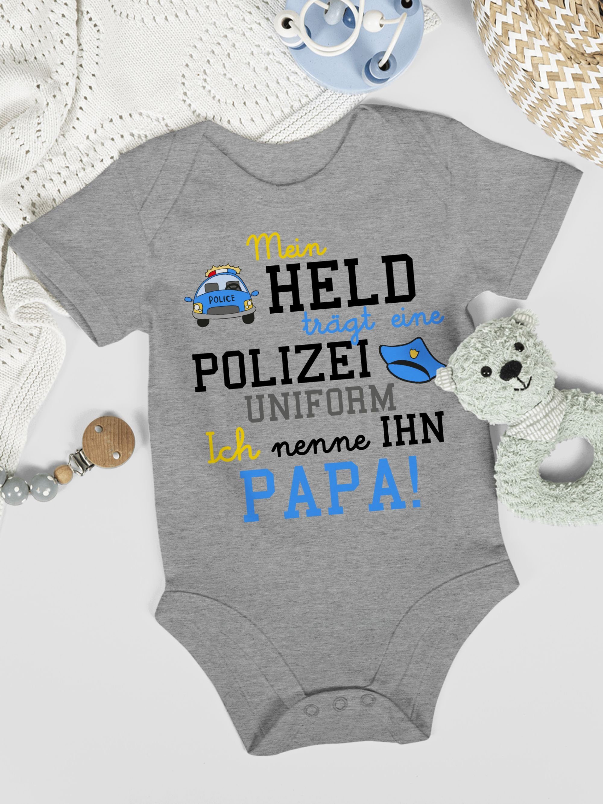Grau Polizeiuniform Held Geschenk Baby Sprüche eine zur meliert Shirtracer trägt - Shirtbody Geburt Polizist Mein 2