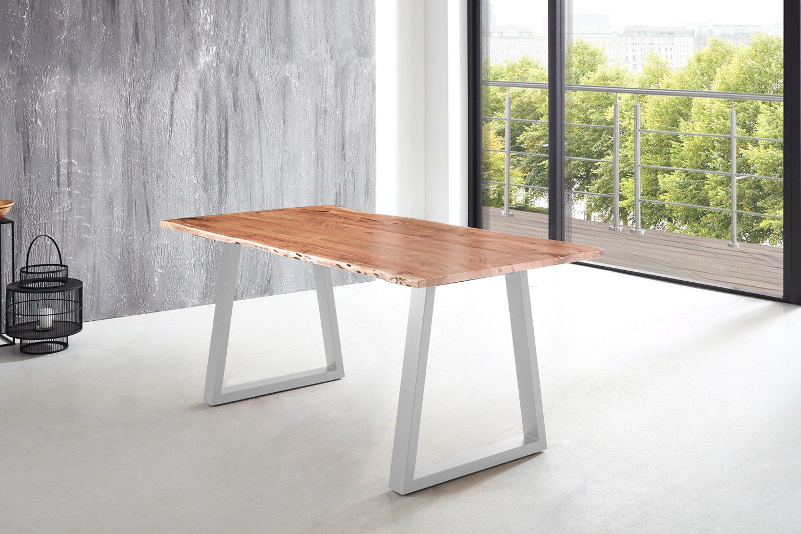 SAM® Baumkantentisch Manel, natürliche Baumkante, naturfarben, Massivholz Akazie, Tischstärke 26mm