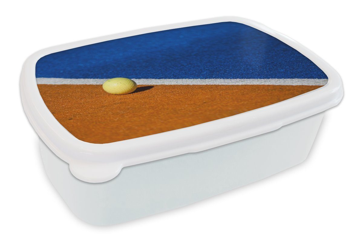 MuchoWow Lunchbox Buntes Hockeyfeld und Ball, Kunststoff, (2-tlg), Brotbox für Kinder und Erwachsene, Brotdose, für Jungs und Mädchen weiß
