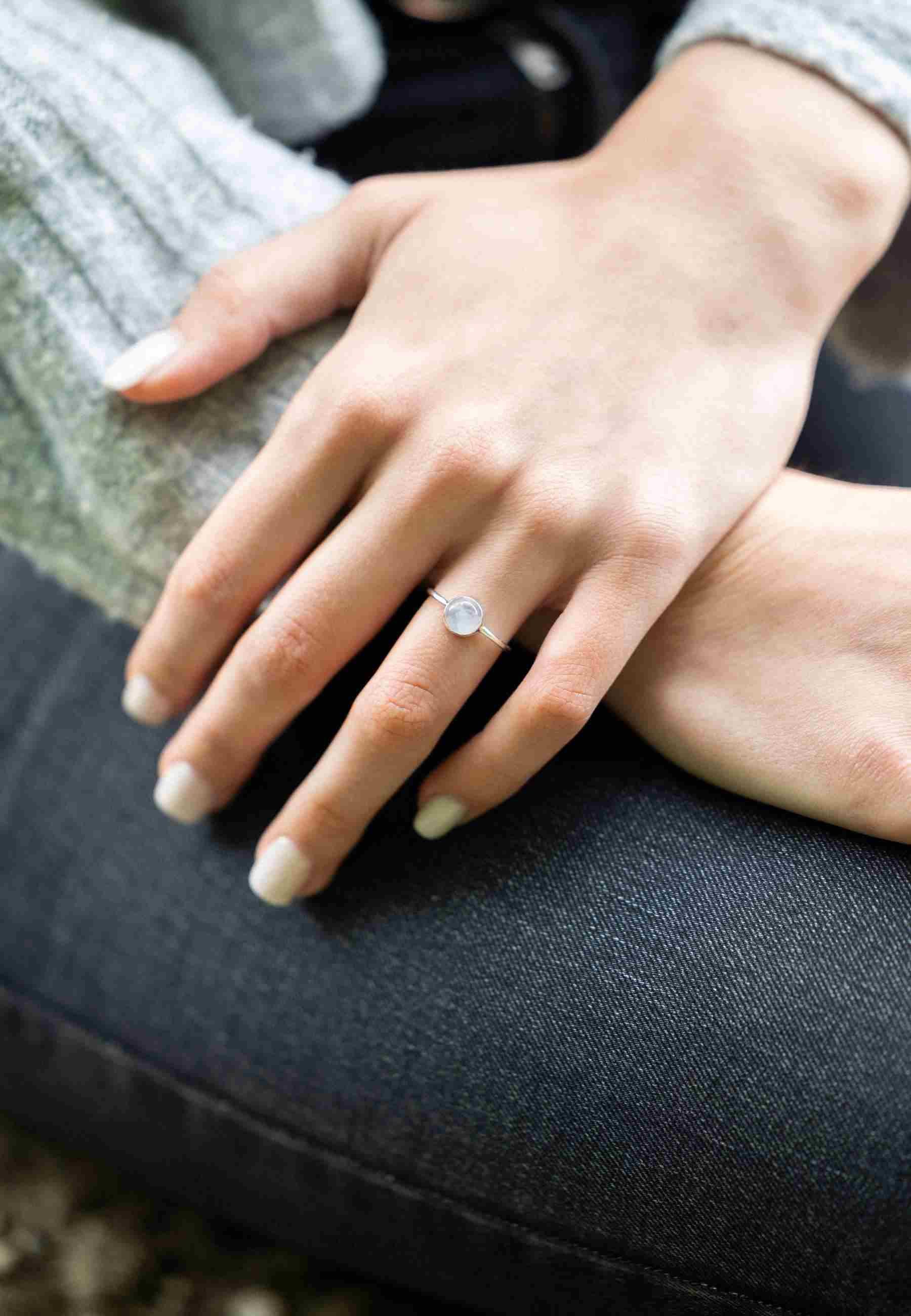 mantraroma Silberring SAMA rund aus 925 Silber mit Regenbogen Mondstein (Ri günstig online kaufen