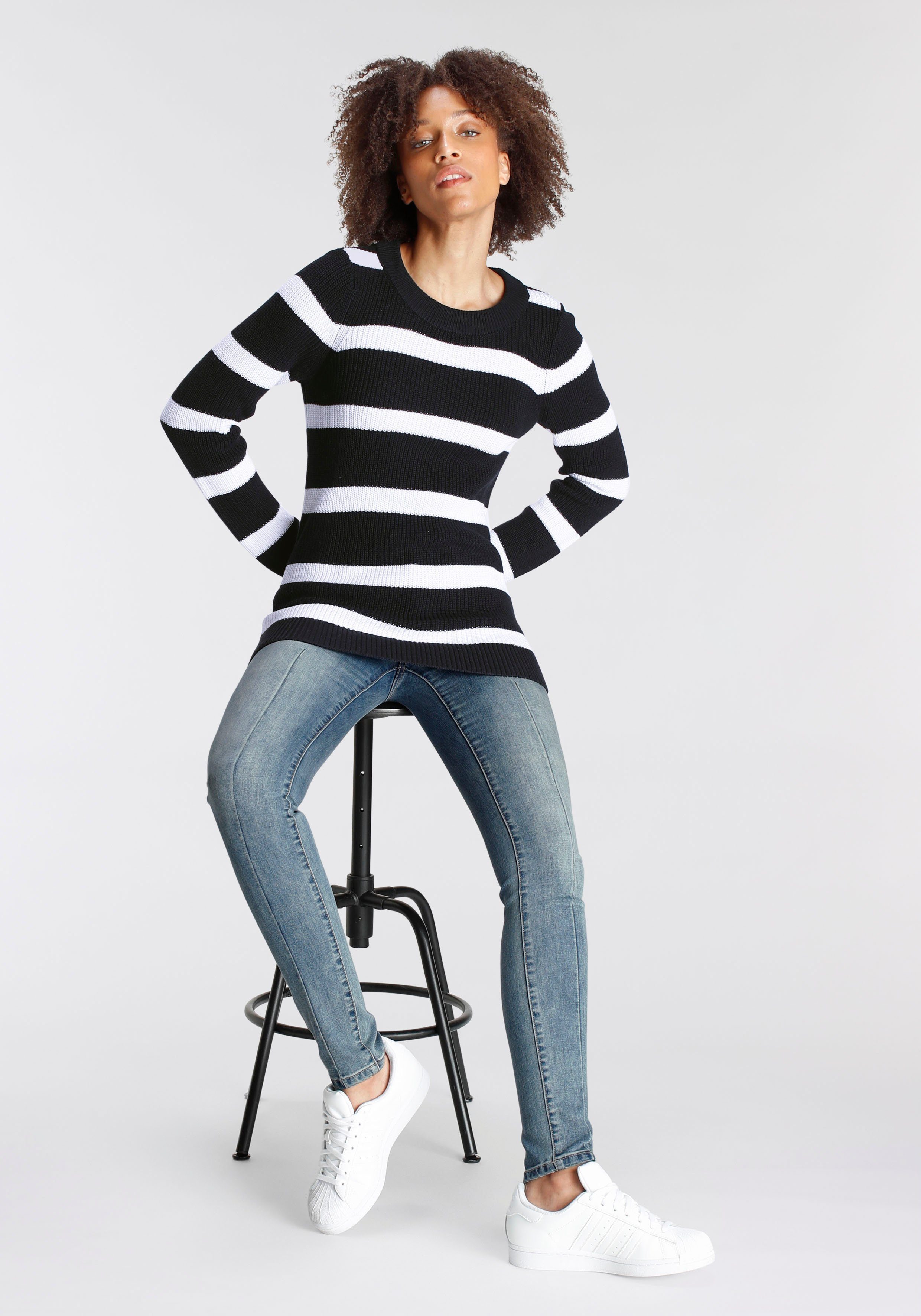 Arizona Skinny-fit-Jeans Ultra-Stretch, sehr bequem, gut zu kombinieren extra-eng geschnittene Beinform, normale Leibhöhe