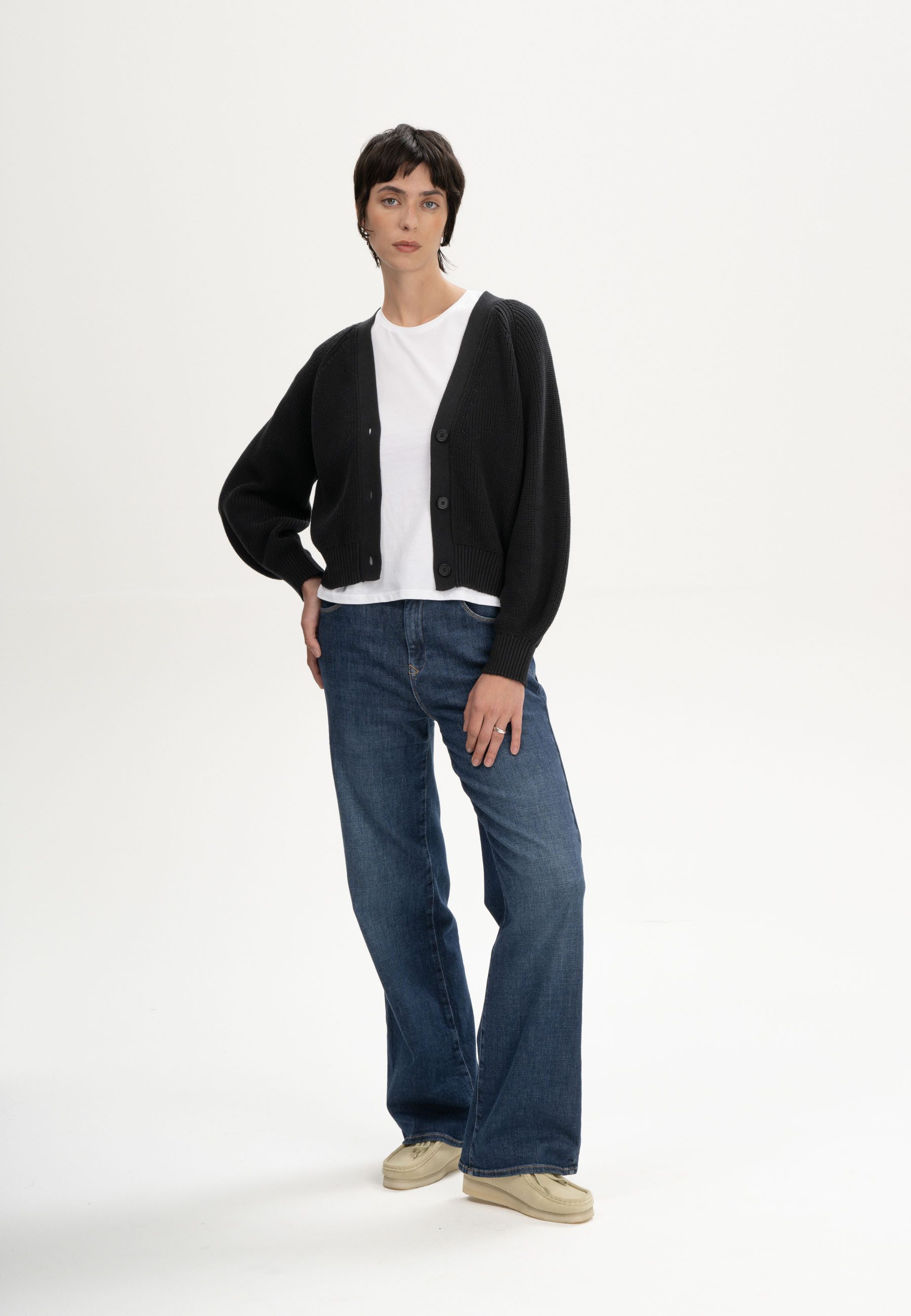 MELA Cardigan Rippstrick Cardigan Style BHUMA Gerippte Bündchen und gerippter Saum