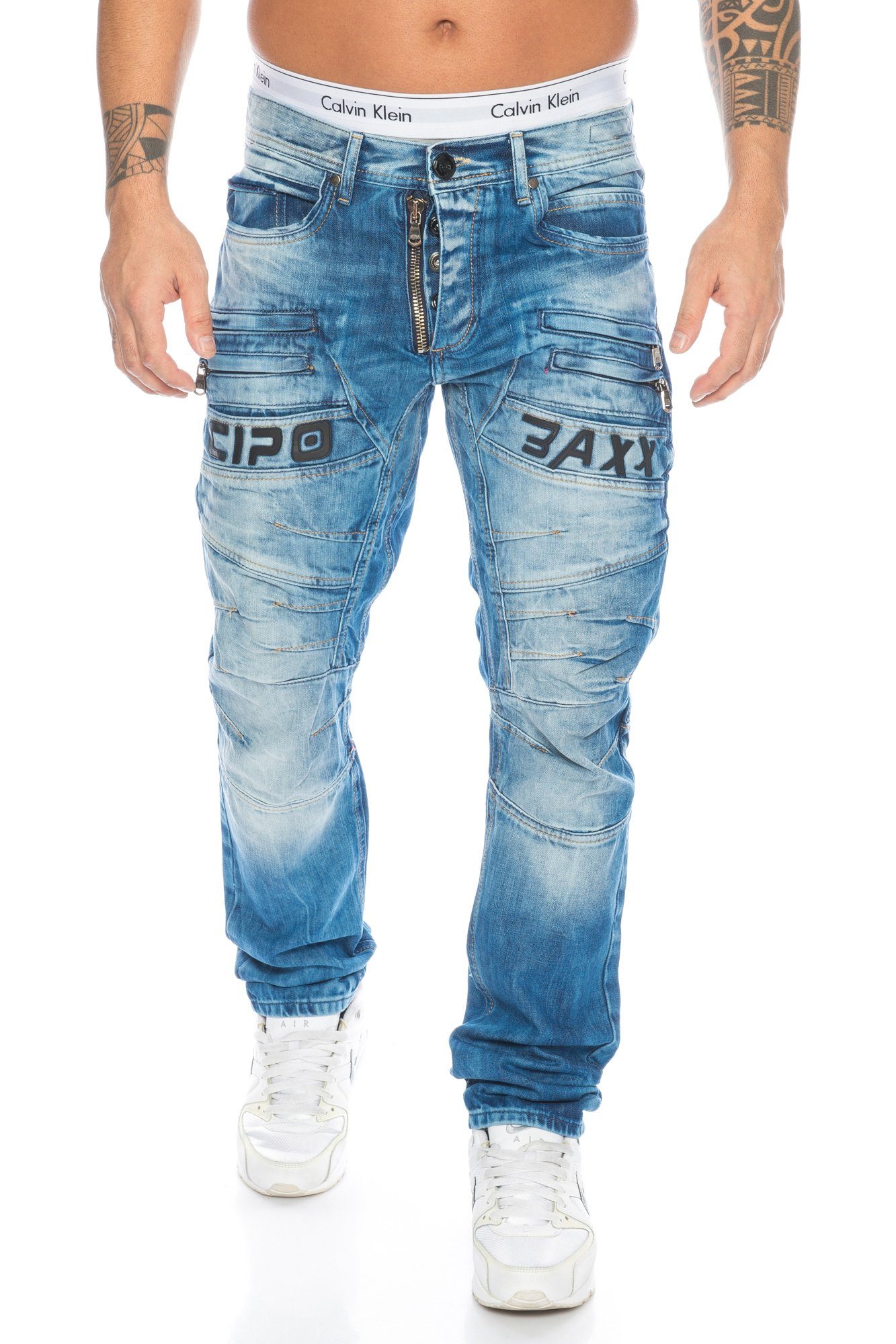 Cipo & Regular-fit-Jeans Label Baxx Kleine Lettern Hose Big acht und in mit Herren der Abriebstellen Waschung, Vordertaschen Reißverschlüssen Jeans