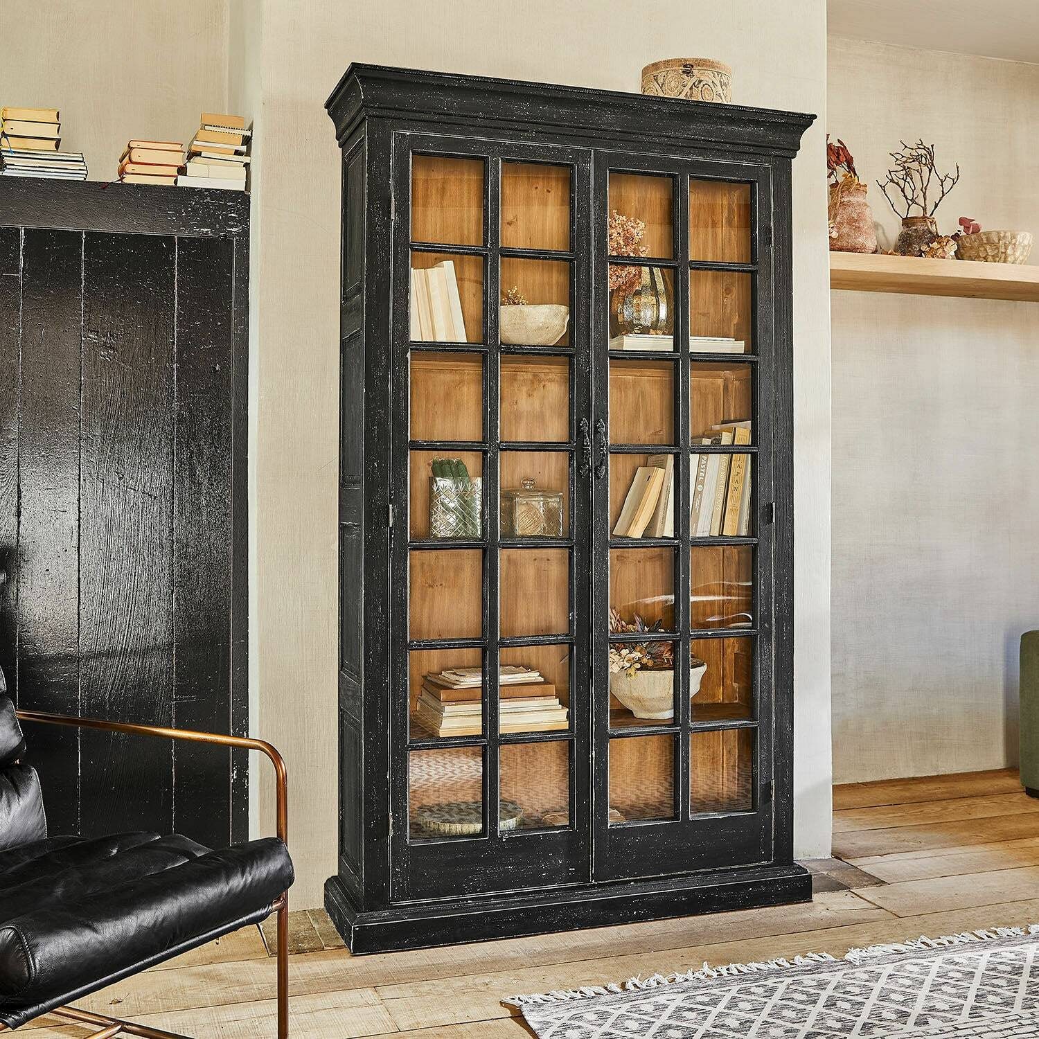 Mirabeau Vitrine Schrank Mervique antikschwarz/braun günstig online kaufen