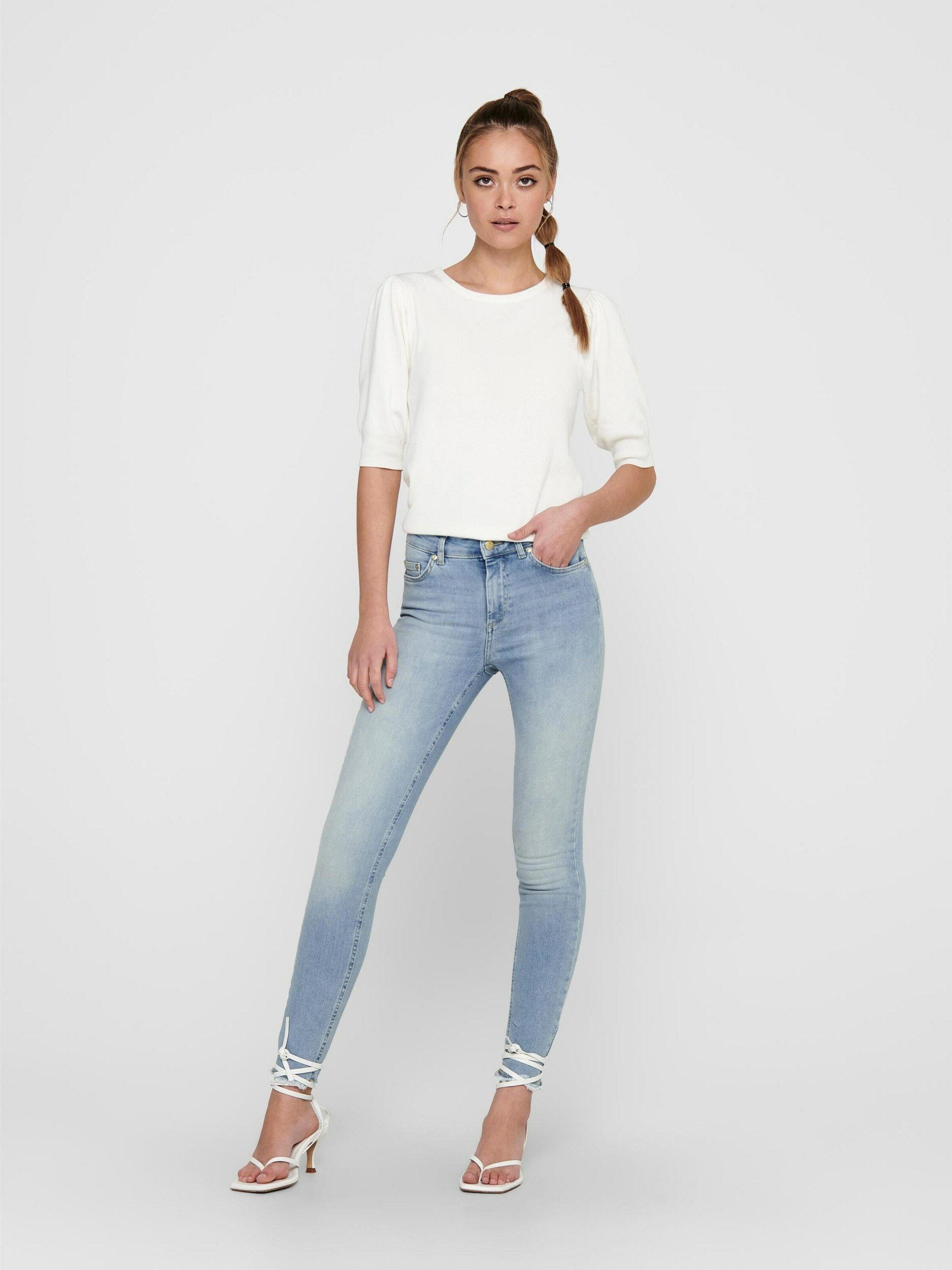 ONLY Ankle-Jeans "ONLBLUSH MID SK ANK RAW" mit leicht ausgefranstem Beinabs günstig online kaufen