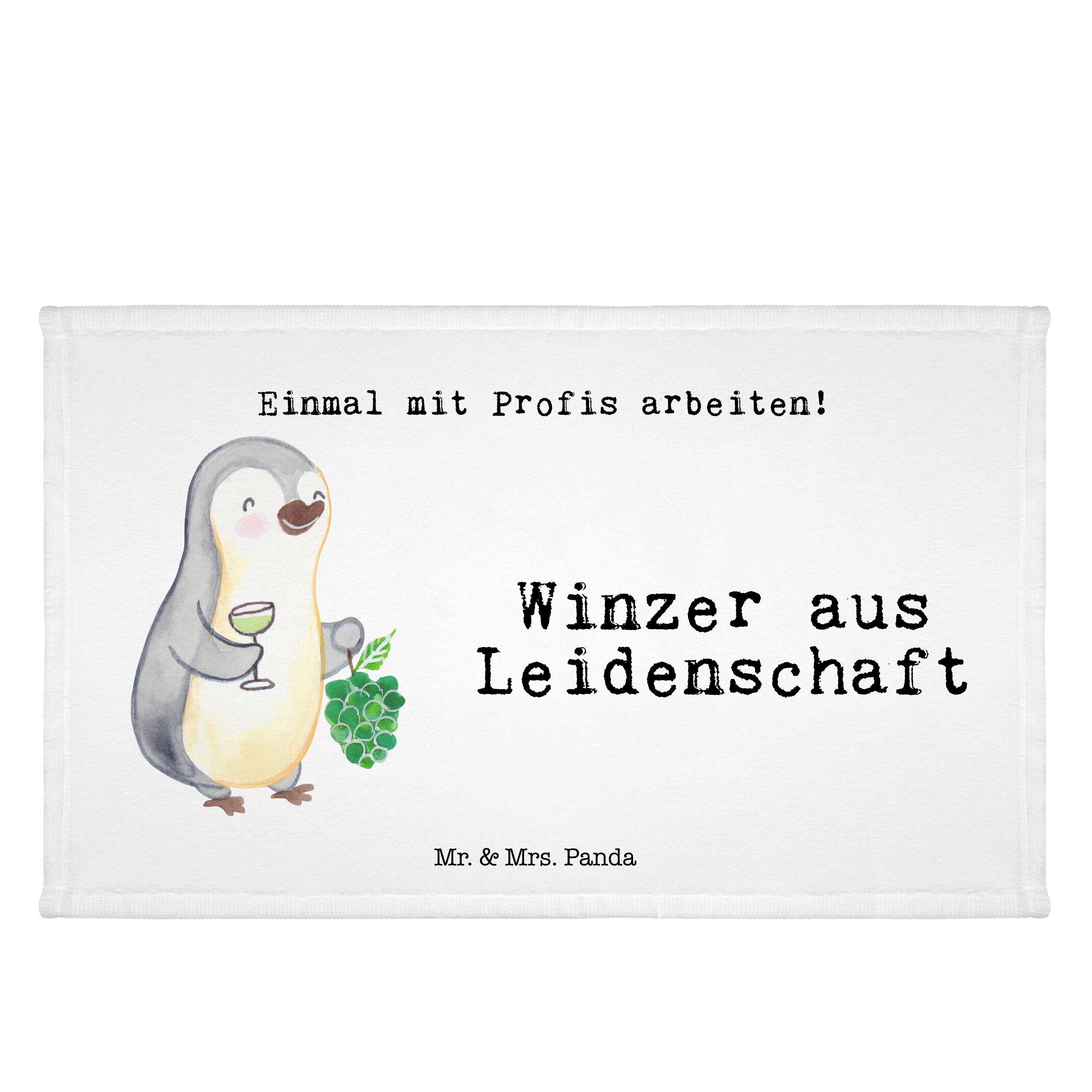 Mr. & Mrs. Panda Handtuch Winzer aus Leidenschaft - Weiß - Geschenk, Dankeschön, Kollege, Firma, (1-St)