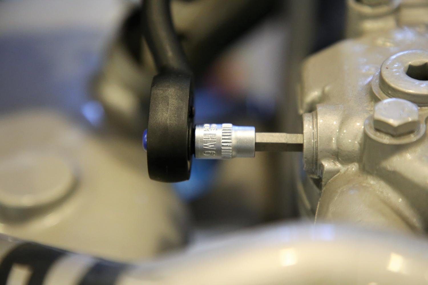 Brilliant Tools Bohrer- und Bitset 1/4" Innensechskant Bit-Stecknuss, 6 mm