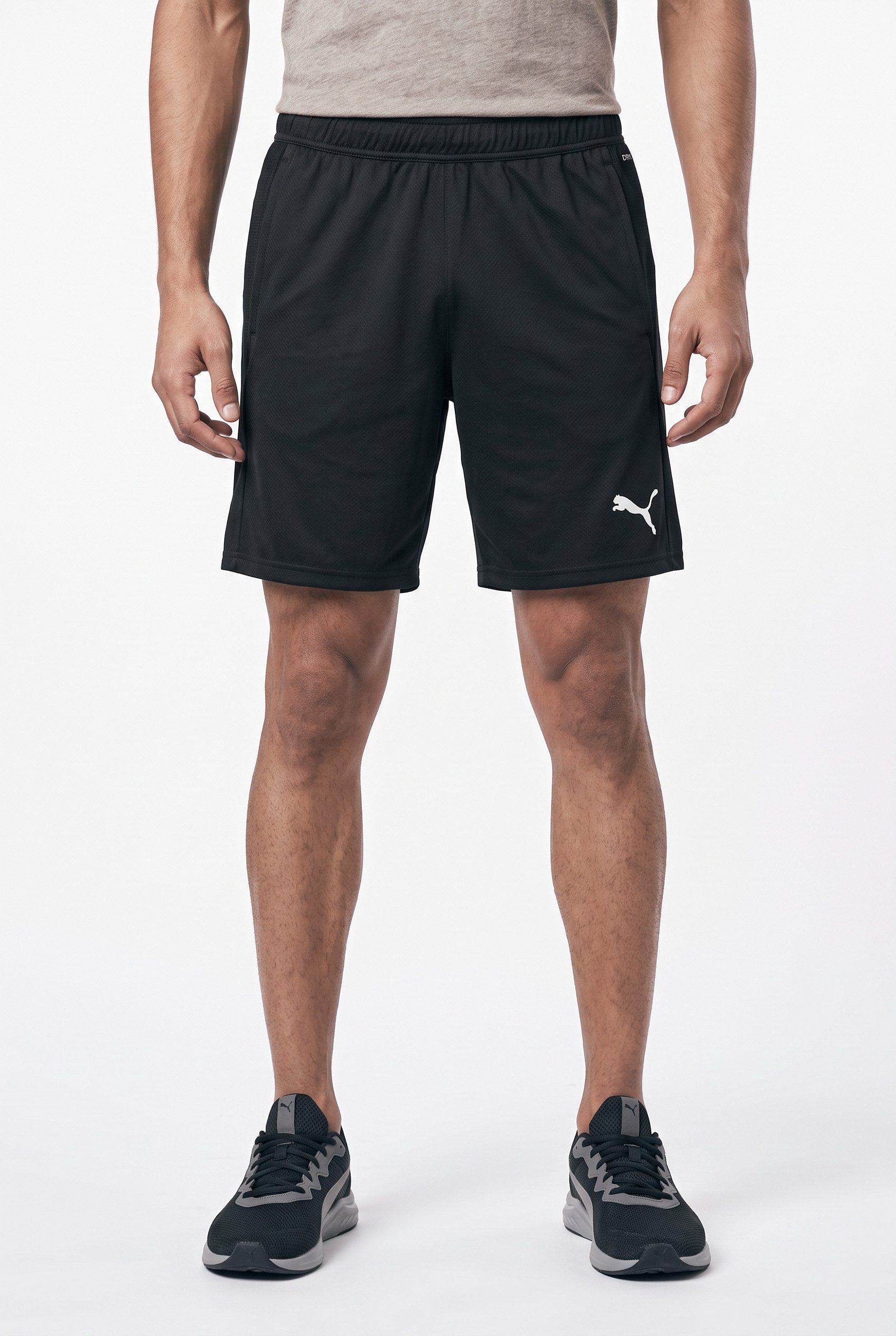 PUMA Trainingsshorts TEAMGOAL TRAINING SHORT feuchtigkeitsableitendes Material, Slim Fit Passform, kniefrei