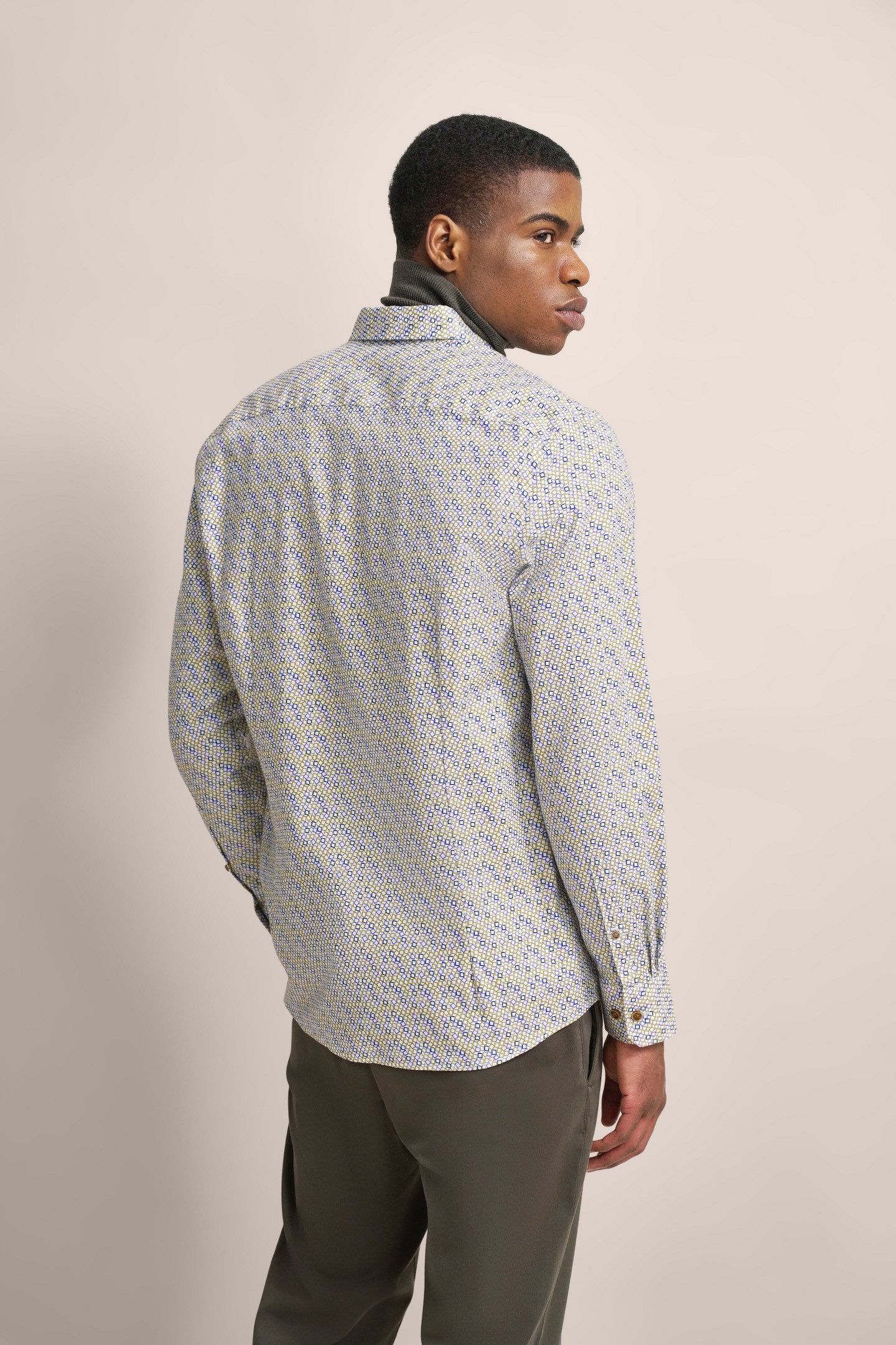 bugatti mit Button-Down-Kragen