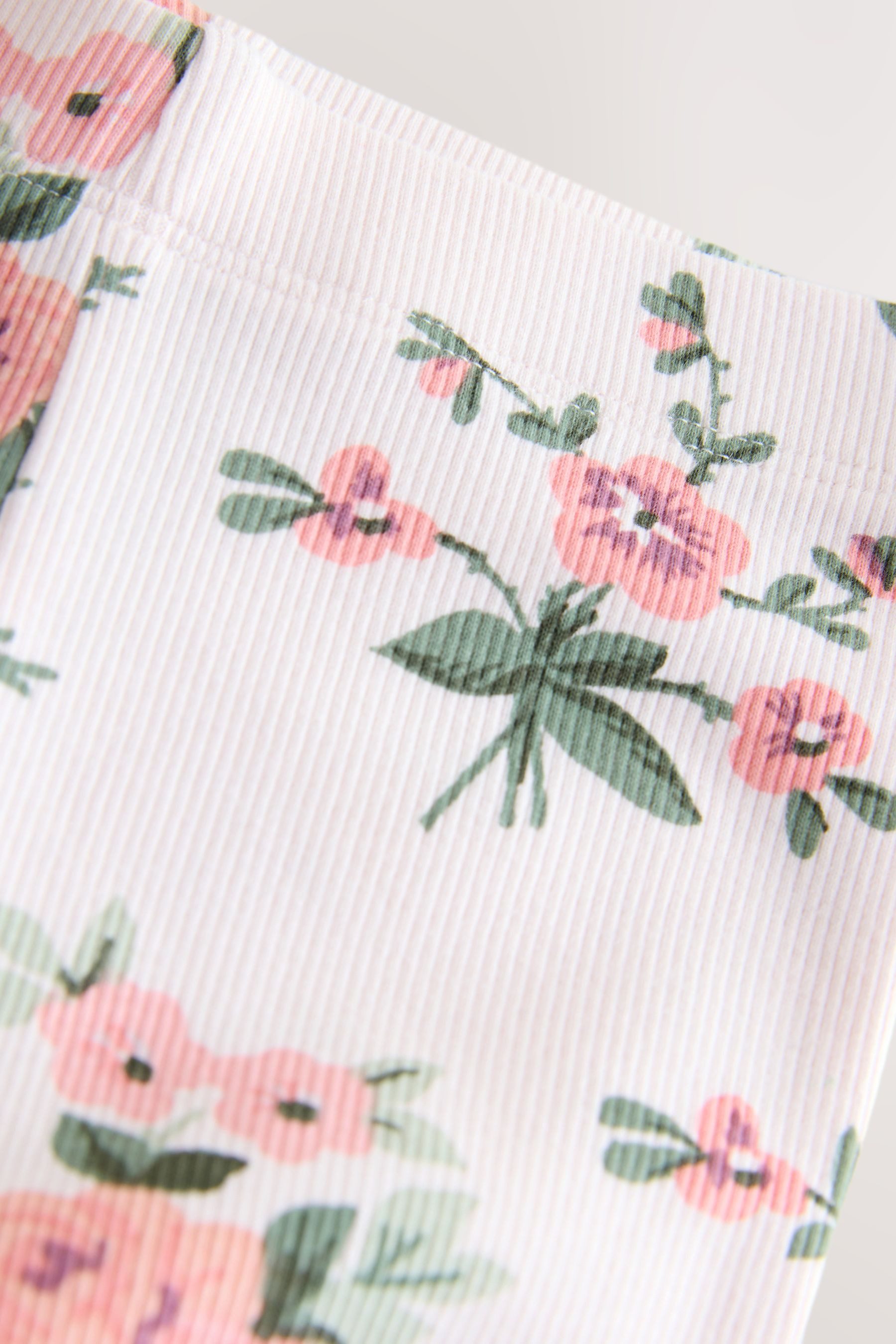 Next Leggings Gerippte Leggings mit ausgestelltem Bein (1-tlg)