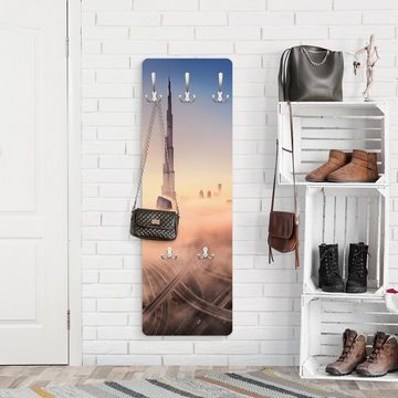 Bilderdepot24 Garderobenpaneel pastell Städte Skyline Himmlische Skyline von Dubai Design (ausgefallenes Flur Wandpaneel mit Garderobenhaken Kleiderhaken hängend), moderne Wandgarderobe - Flurgarderobe im schmalen Hakenpaneel Design