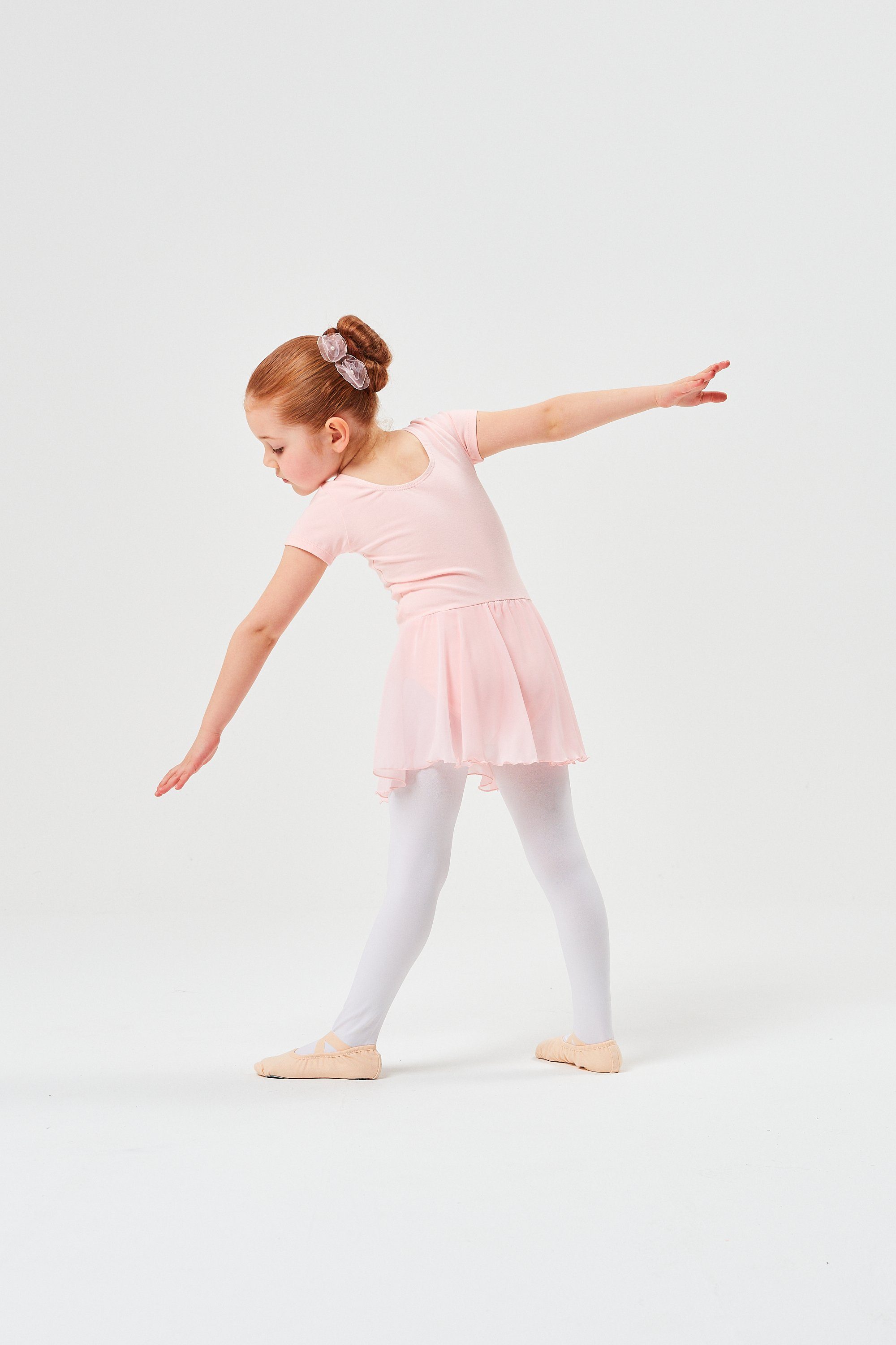 tanzmuster Chiffonkleid Ballettkleid Lucy mit kurzen Ärmeln zum Reinschlüpfen fürs Kinder Ballett