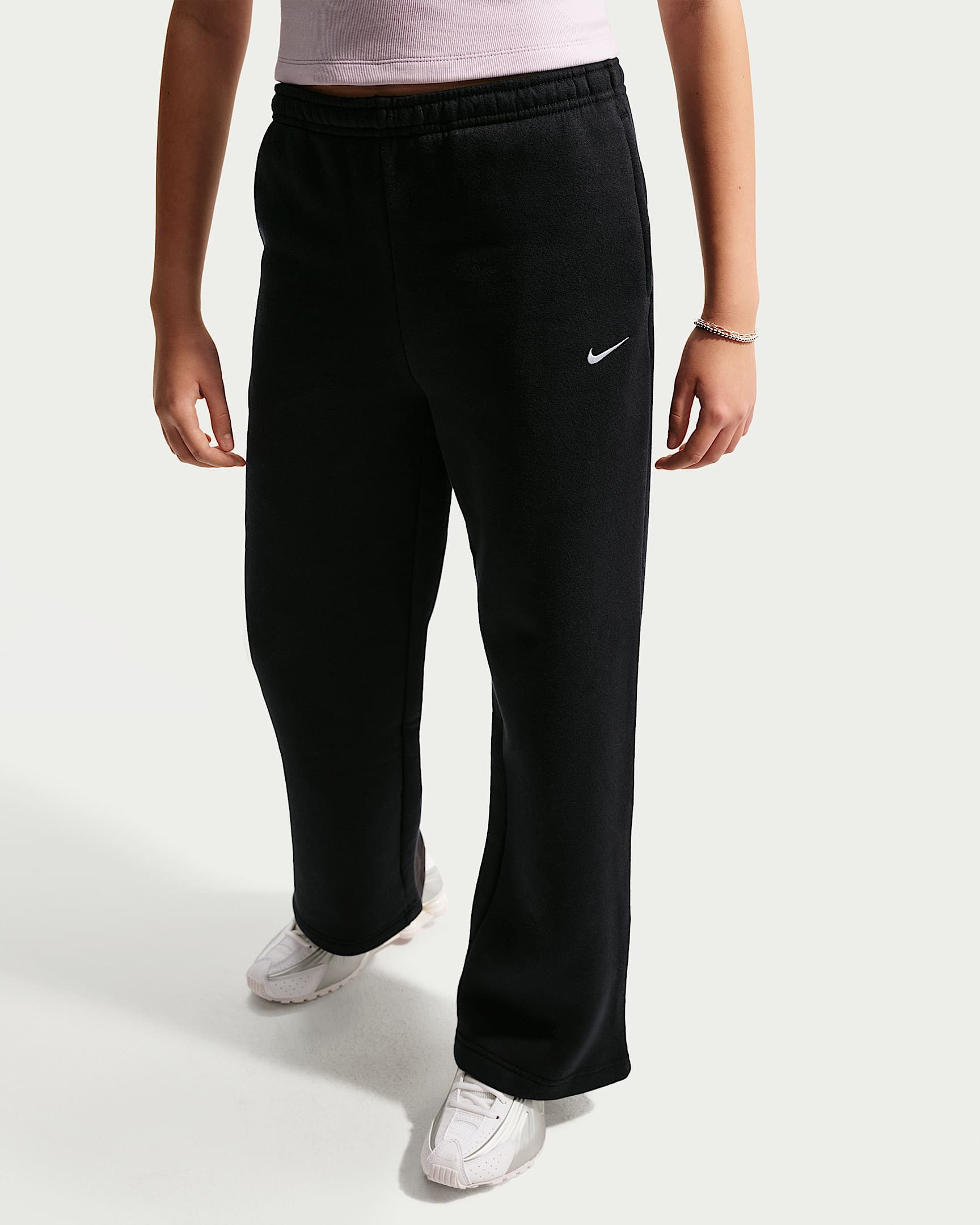 Nike Sportswear Jogginghose G NSW STUDIO FLC OH PANT für Kinder und Jugendliche, in Baggy-Form, aus weicher Sweatware