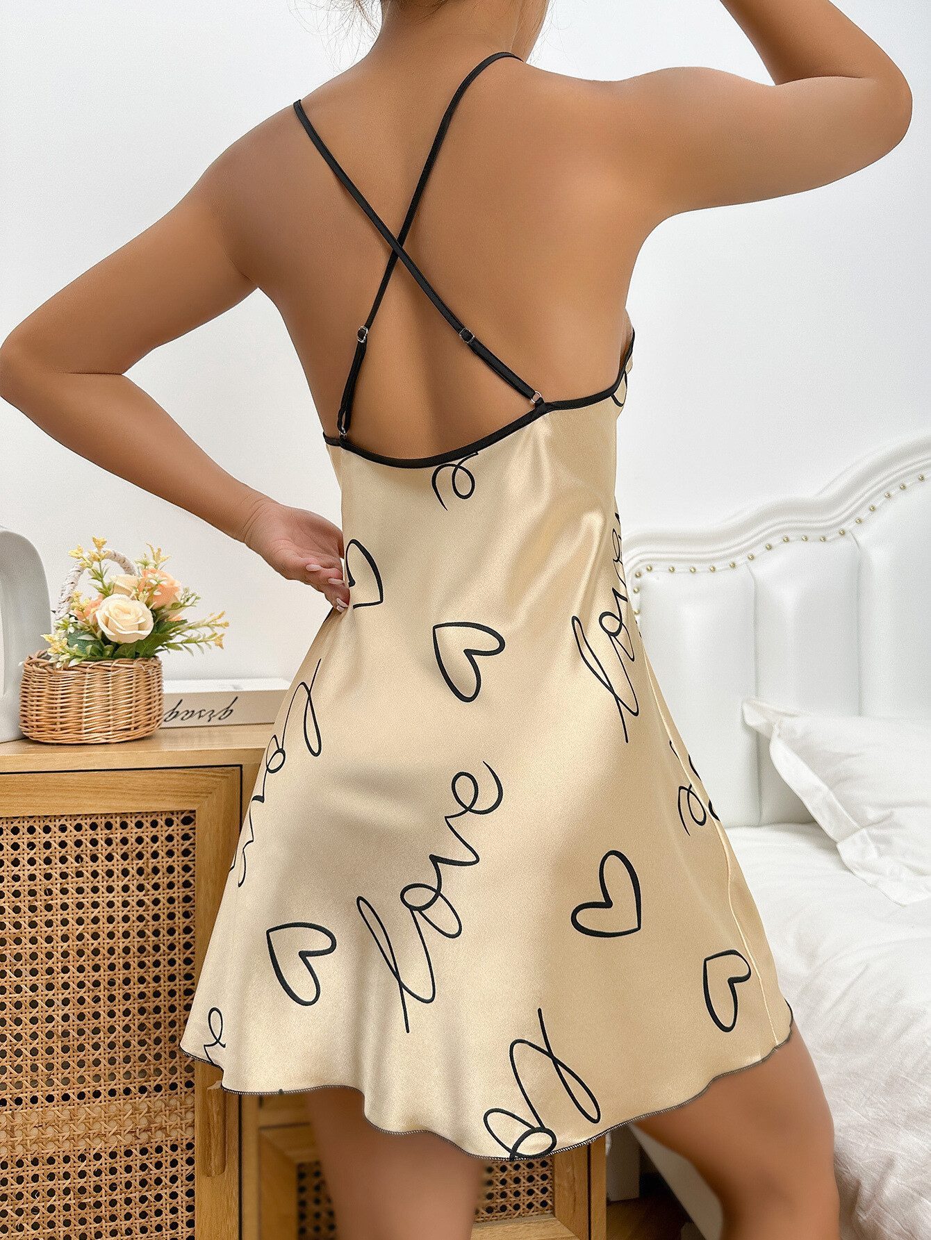 Elegant Love Nachthemd Sexy Negligee für Damen, Nachtwäsche aus Satin (1-tlg) Rückenfreie Loungewear mit Herz- und Buchstabendruck