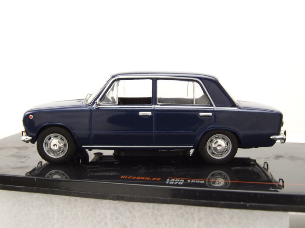 ixo Models Modellauto Lada 1200 1970 dunkelblau, Maßstab 1:43