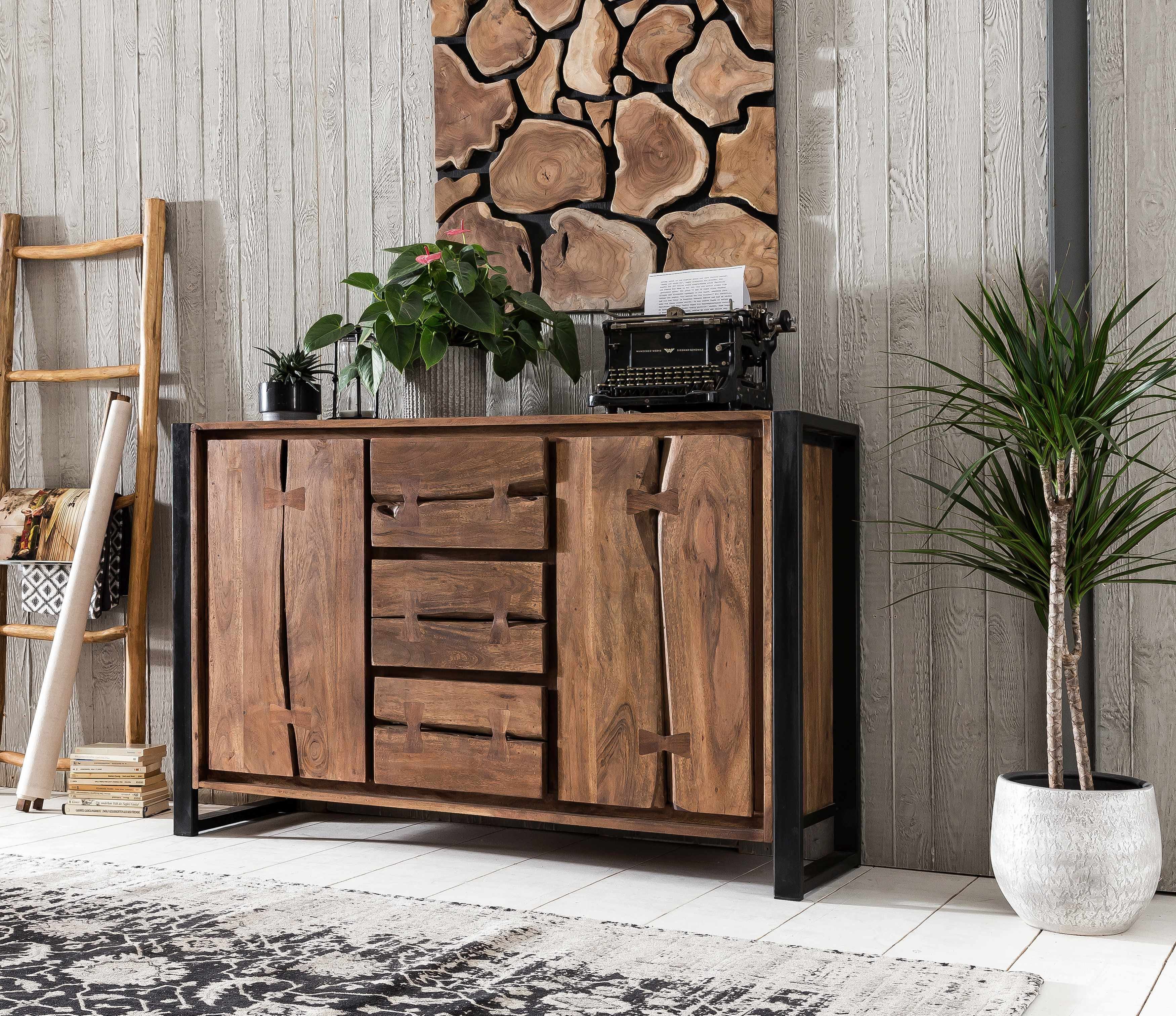 SIT Sideboard Live Edge, aus Akazienholz, markante Baumkanten in der Front, in zwei Breiten