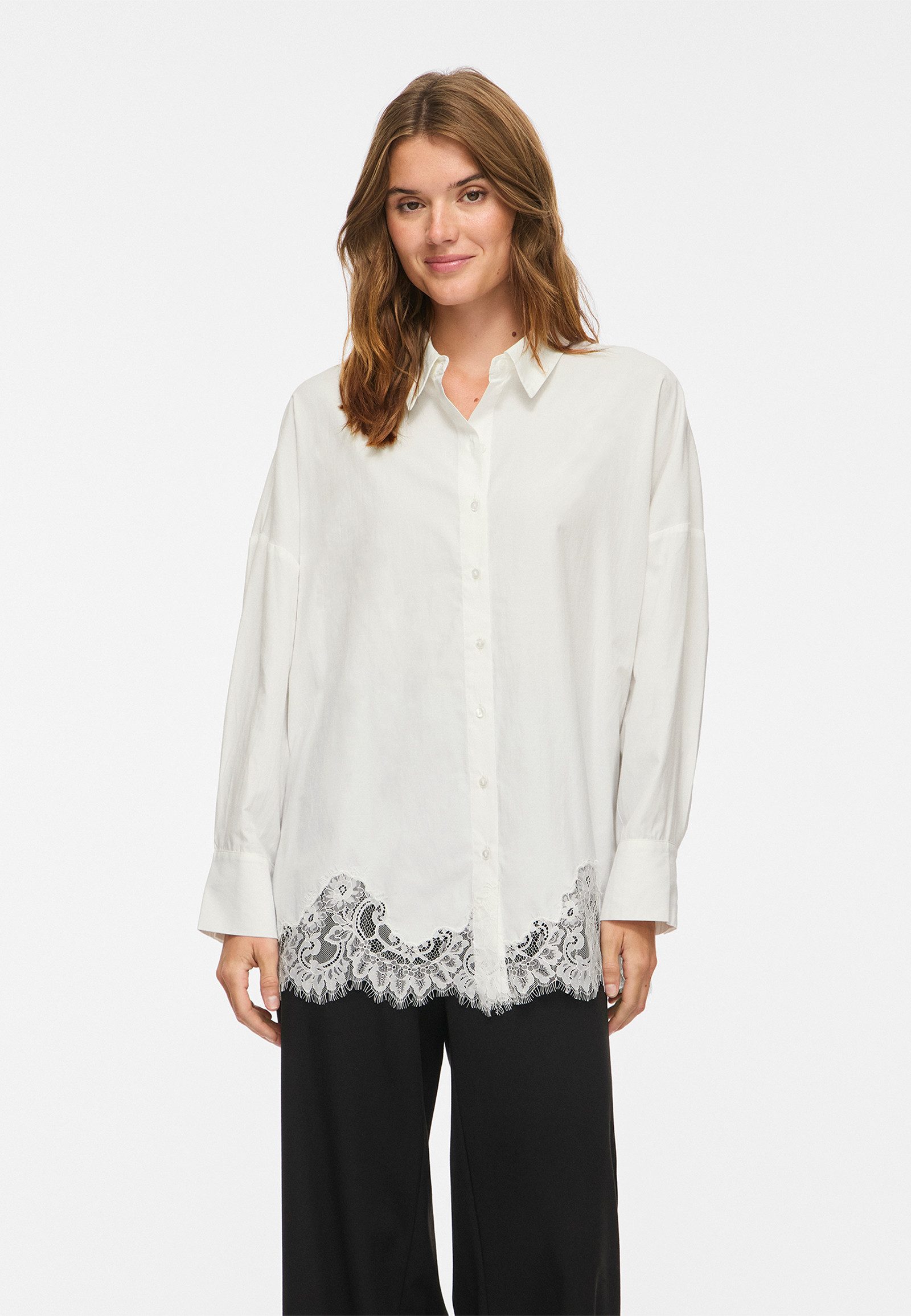 Vila Blusenshirt Spitzenbesatz Lockerer Schnitt Langarm für Damen (1-tlg) Recyceltes Material, Nachhaltig, Spitzenbesatz, Langarm