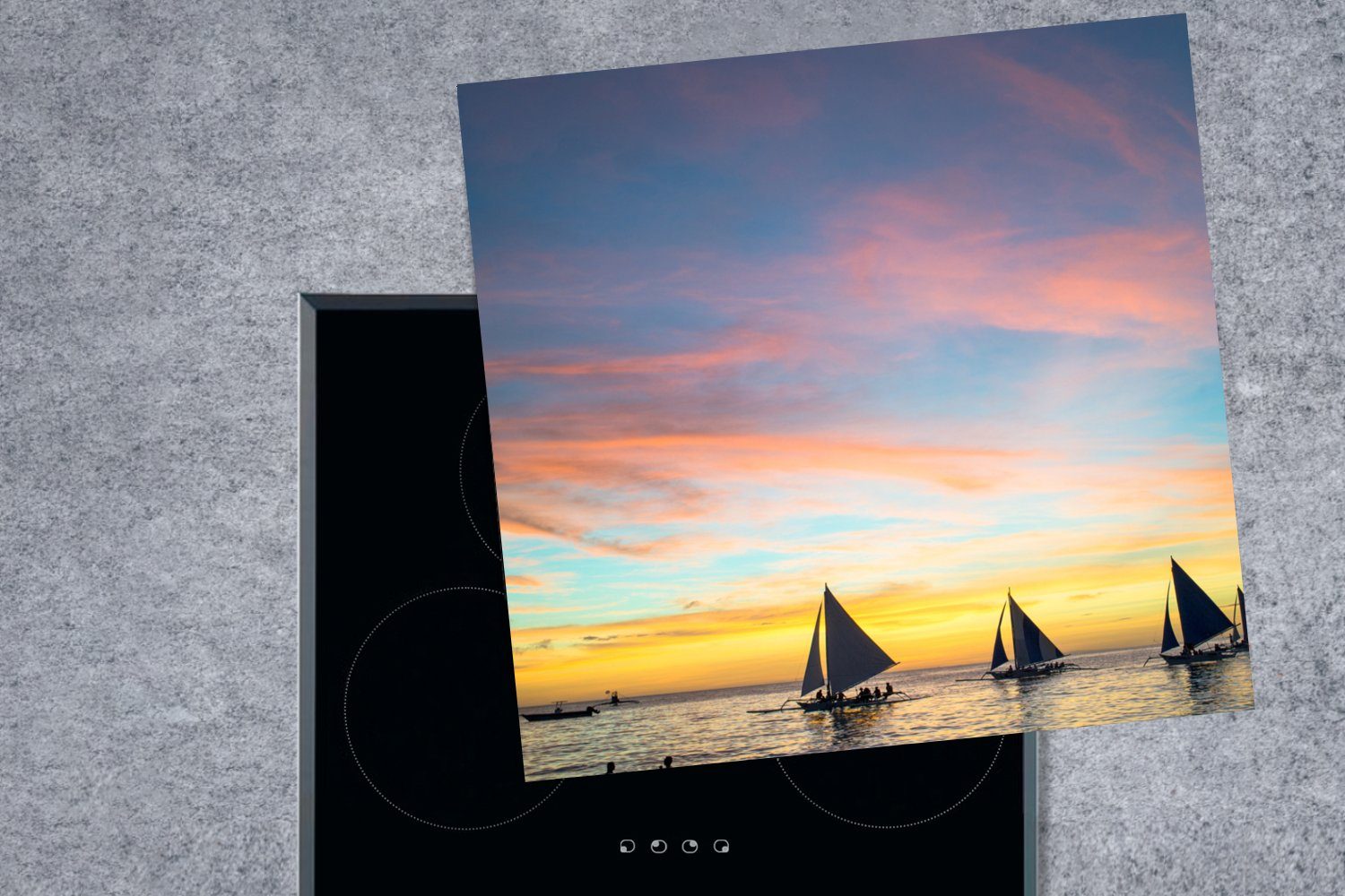 Silhouetten Strand von Herdblende-/Abdeckplatte 78x78 cm, MuchoWow Segelbooten Arbeitsplatte Vinyl, für von Boracay, küche Ceranfeldabdeckung, (1 tlg), am