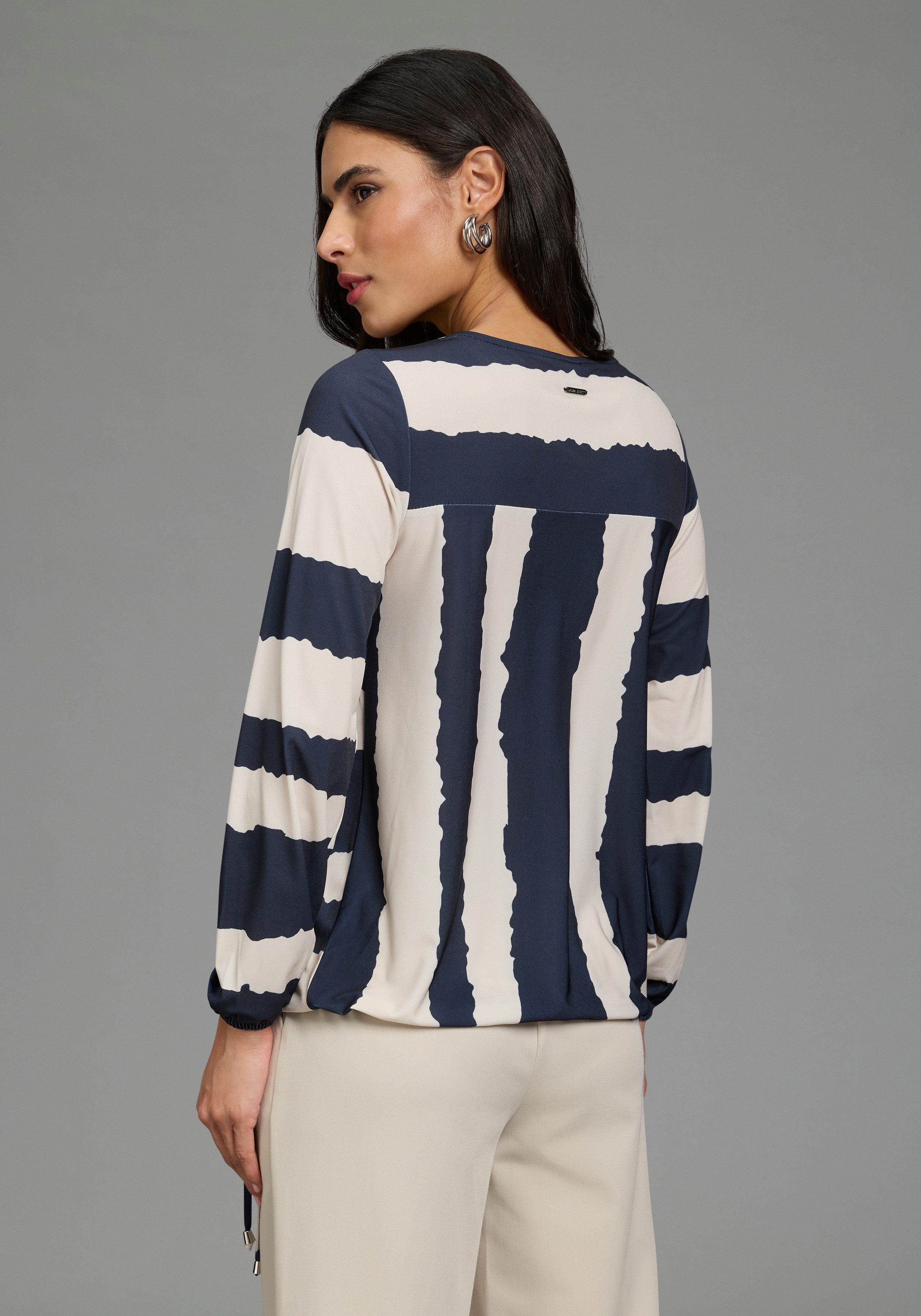 Laura Scott Langarmshirt figurumschmeichelnde Passform, mit Rundhalsausschnitt