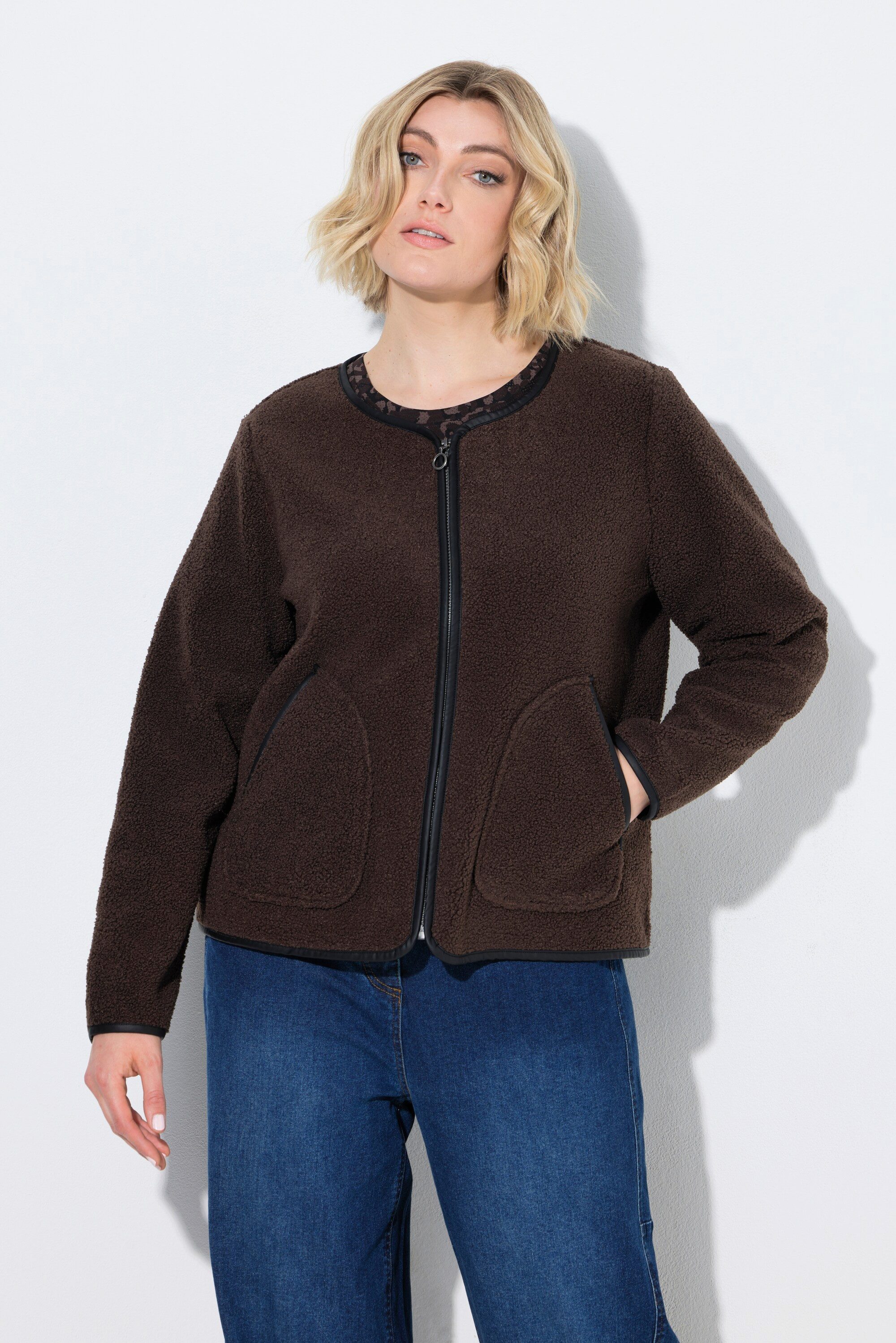 Ulla Popken Sommerjacke Teddyjacke Lederoptik-Piping Rundhals Langarm