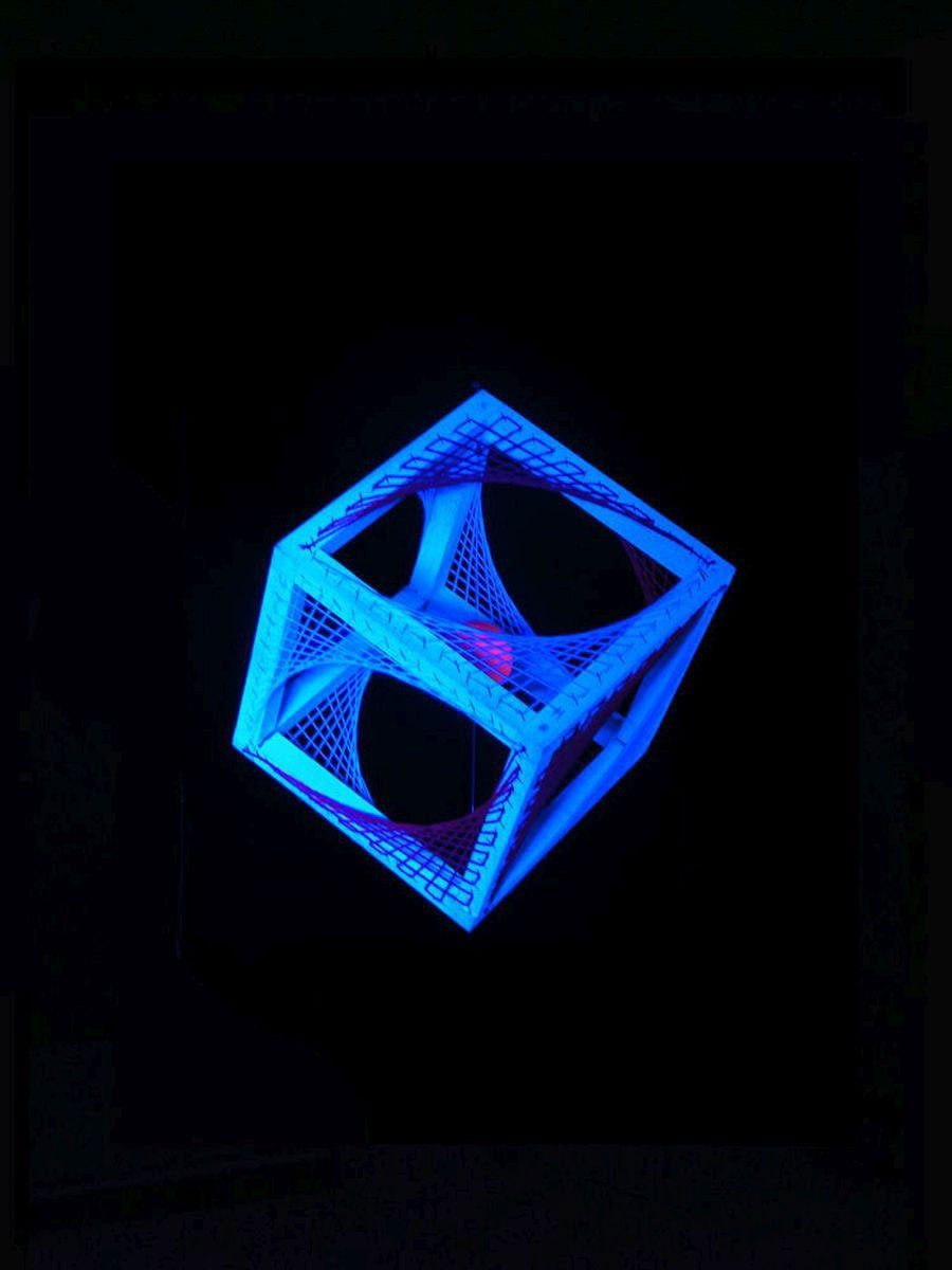 StringArt Dekoobjekt PSYWORK 25cm, "Pink Fadendeko Universe", Würfel 3D Schwarzlicht UV-aktiv, unter leuchtet Schwarzlicht