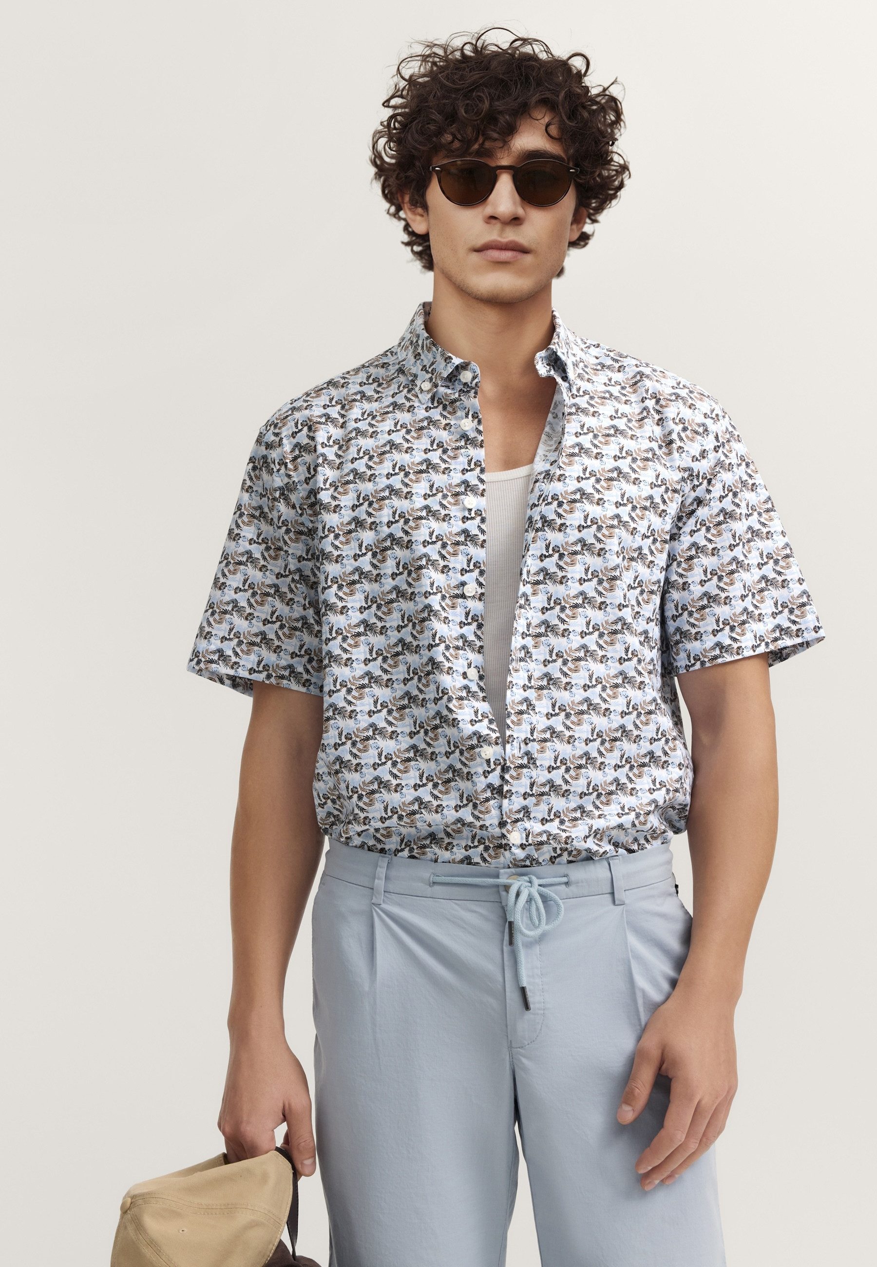 bugatti Kurzarmhemd Modern Fit mit einem Print