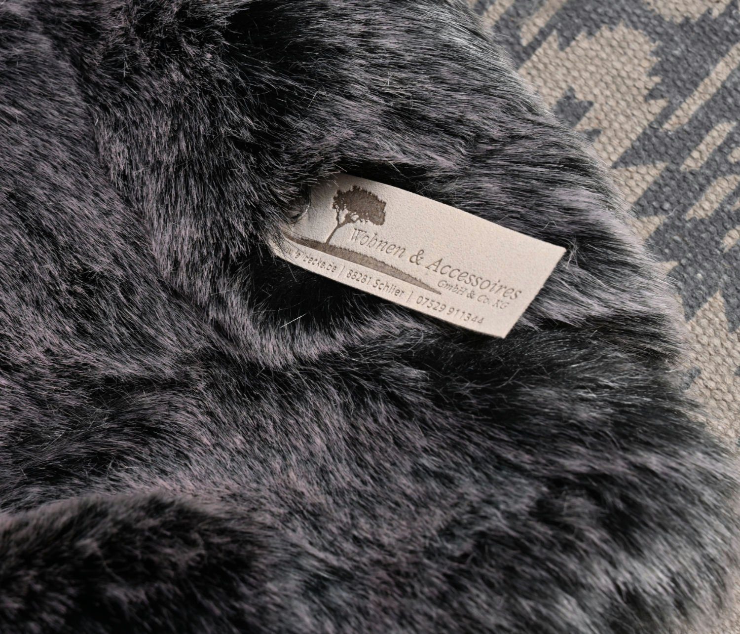 Wohndecke Felldecke (Kunstfell) "Alaska Wolf" Premium superfein, Wohnen und Accessoires GmbH & Co. KG, Pelzoptik