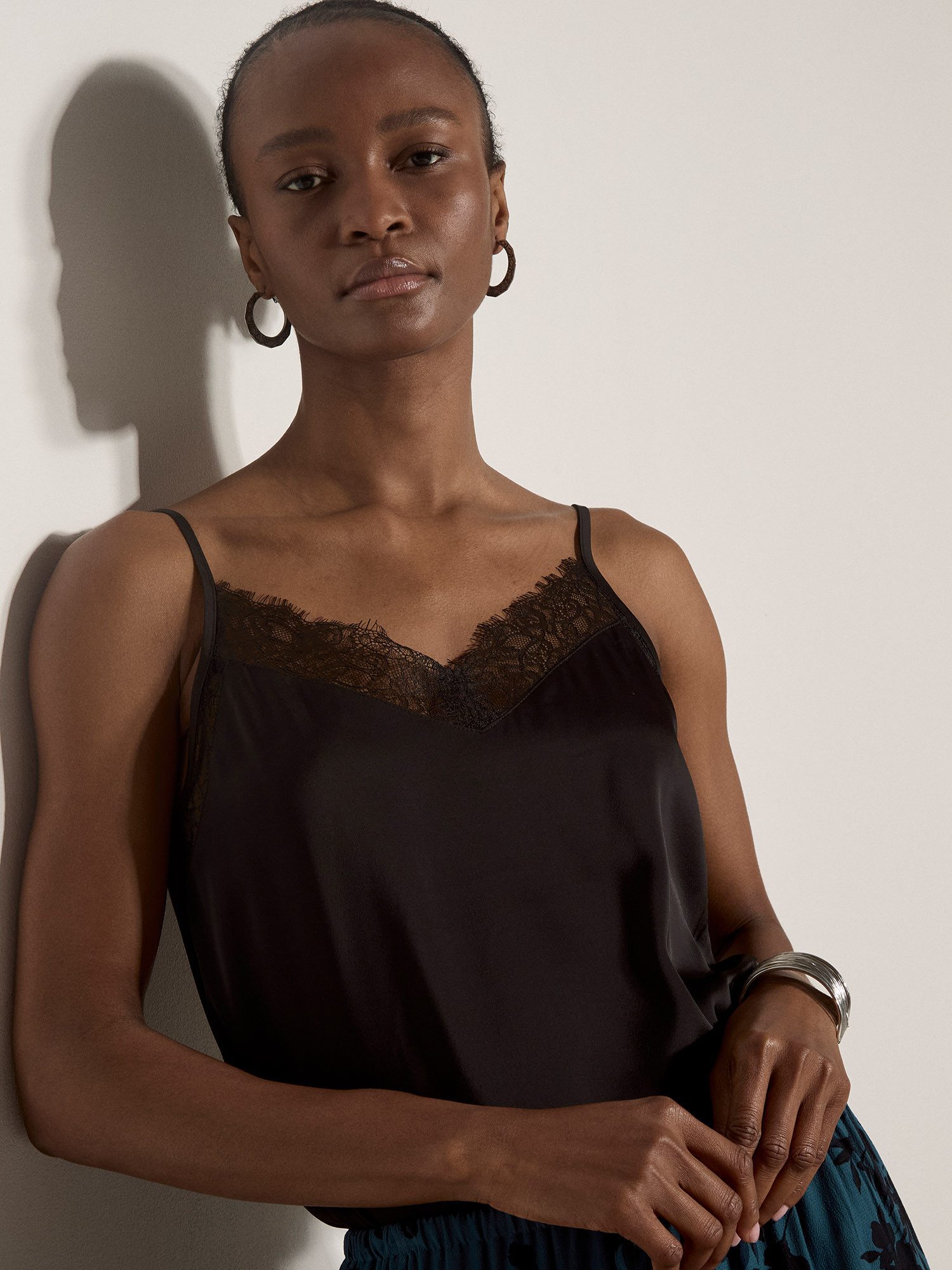 Apricot Spitzentop Satin-Camisole-Top mit Spitze