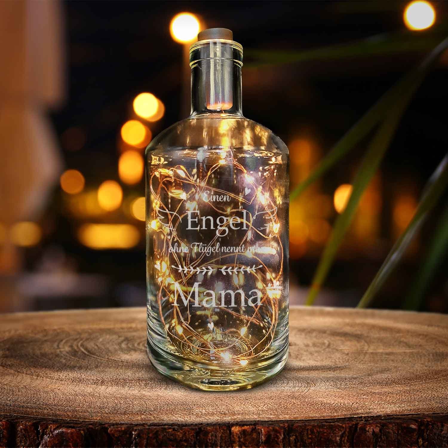 GRAVURZEILE Lichterkette Flasche mit Gravur - Engel ohne Flügel nennt man Mama, Glasflasche mit Lichterkette für Mama zum Muttertag