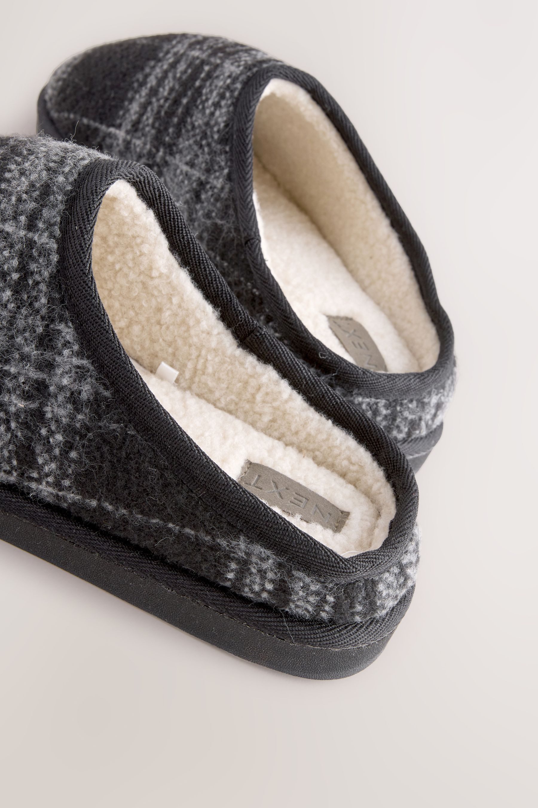 Next Karierte Hausschuhe Hausschuh (1-tlg)