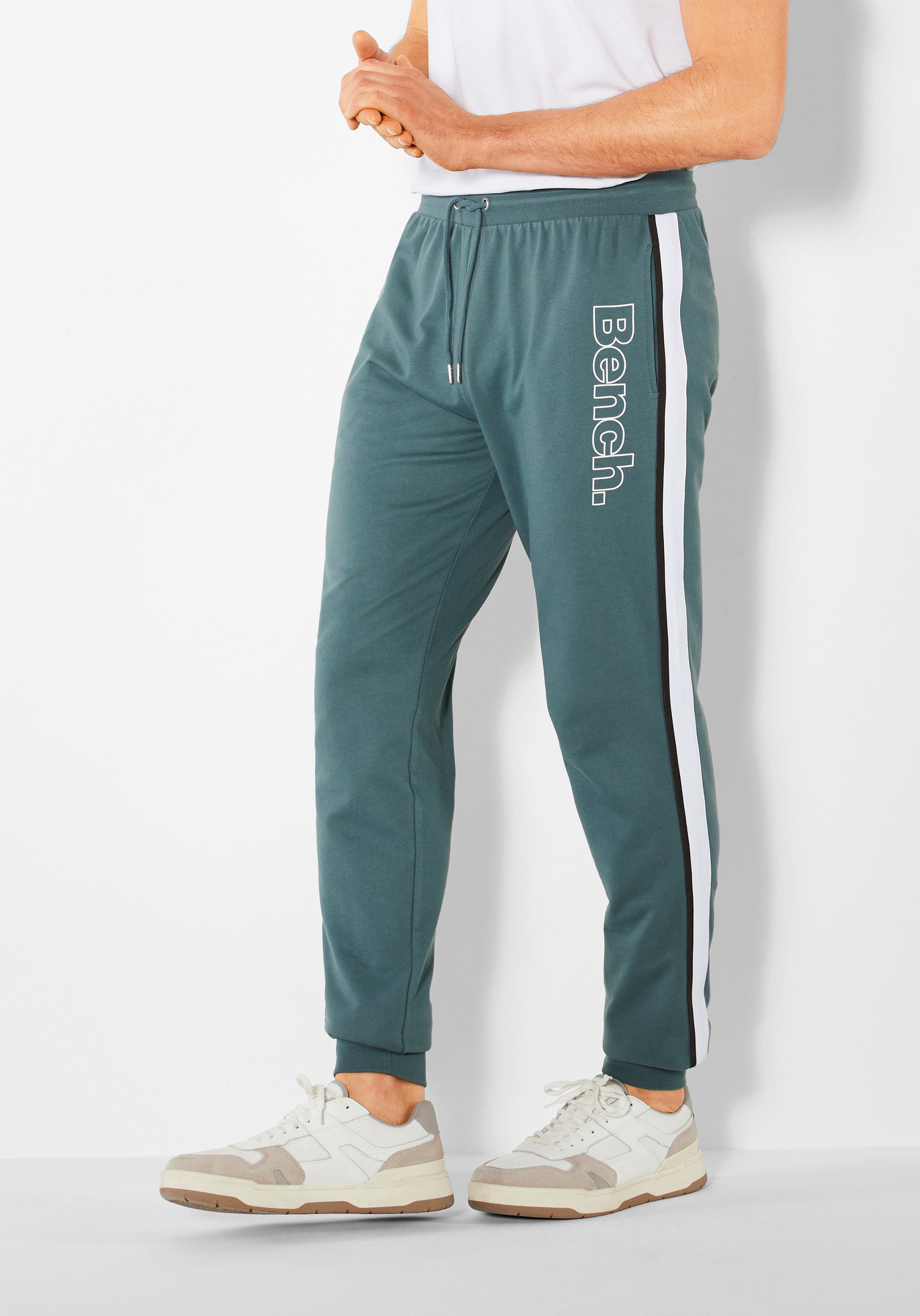 Bench. Loungewear Sweathose mit aufgesetzten Streifen an der Seite und Logodruck hellpetrol