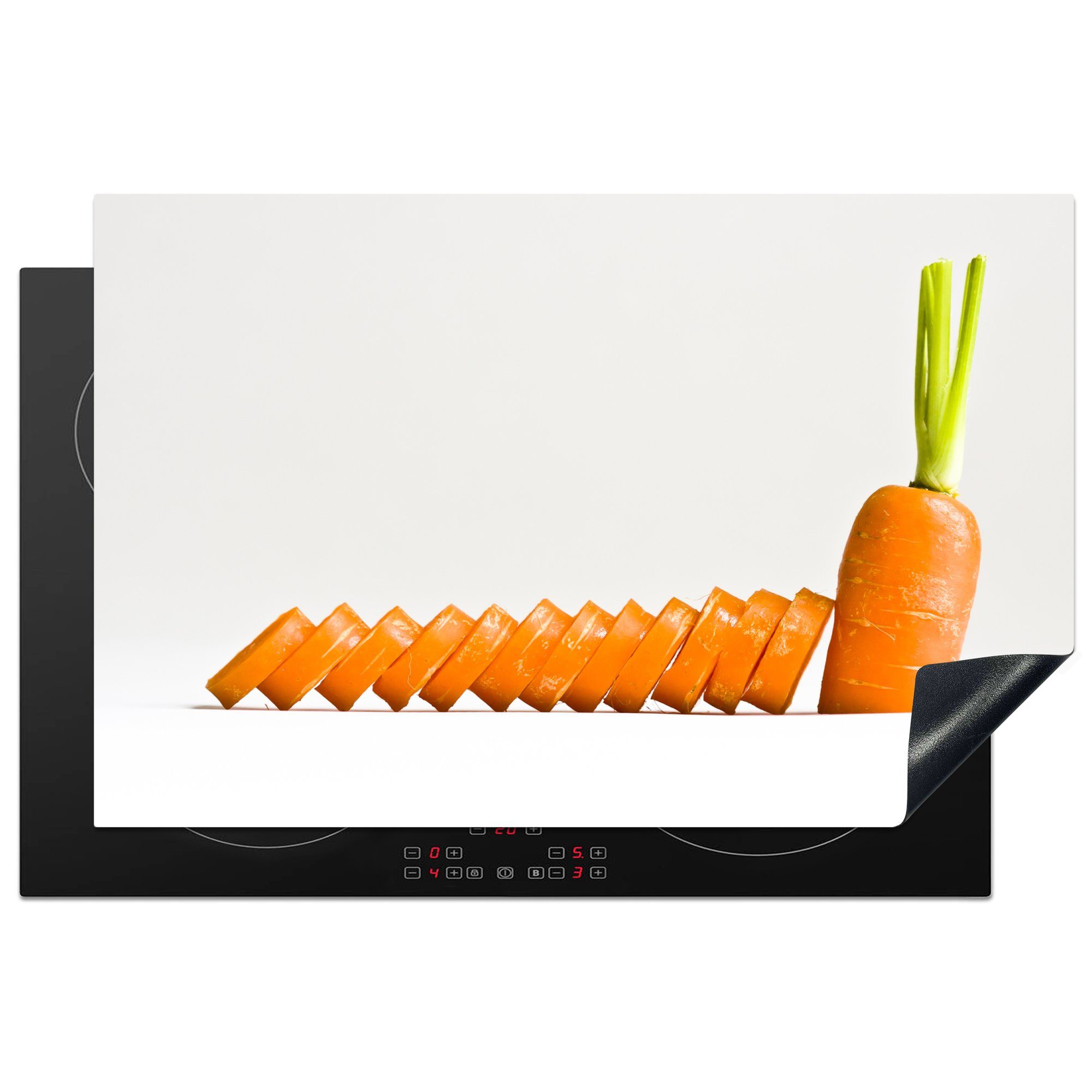 MuchoWow Herdblende-/Abdeckplatte Geschnitzte orangefarbene Karotte auf einem hellen Hintergrund, Vinyl, (1 tlg), 81x52 cm, Induktionskochfeld Schutz für die küche, Ceranfeldabdeckung