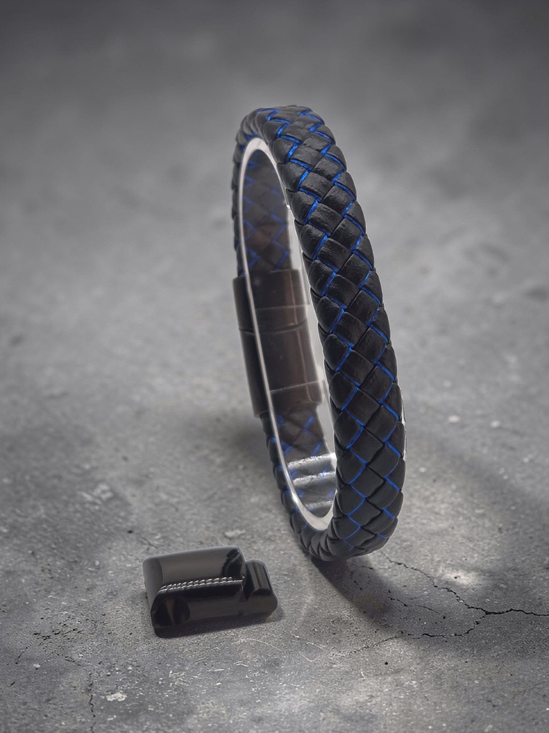 NAHLE Lederarmband Leder elegantes Armband Echtleder – geflochten mit Magnetverschluss (1-tlg), Länge durch Verlängerungsstück +1,5cm erweiterbar – Bild 4 von 5
