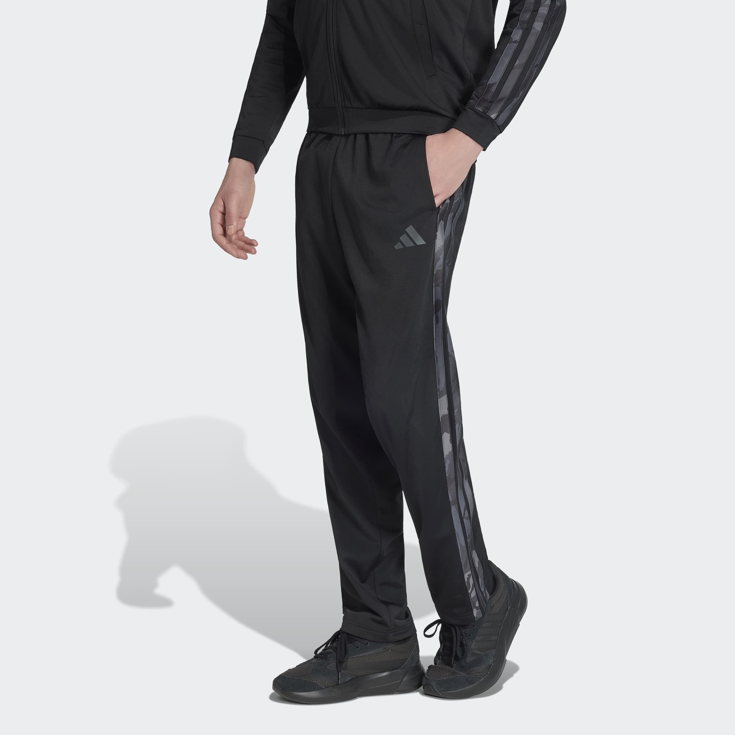 adidas Sportswear Sporthose 3-STREIFEN CAMOUFLAGE, REGULÄR GESCHNITTEN. € 54,99
