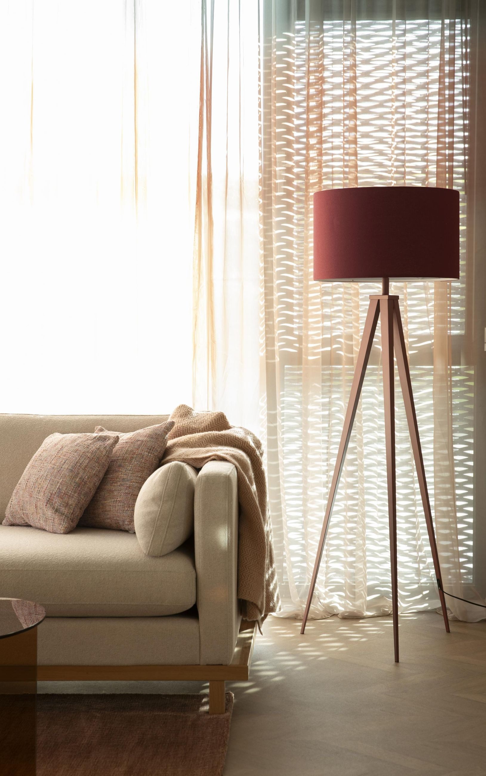 Zuiver Stehlampe Stehlampe Tripod Marsala Design-Leuchte von Zuiver in Rot, ohne Leuchtmittel