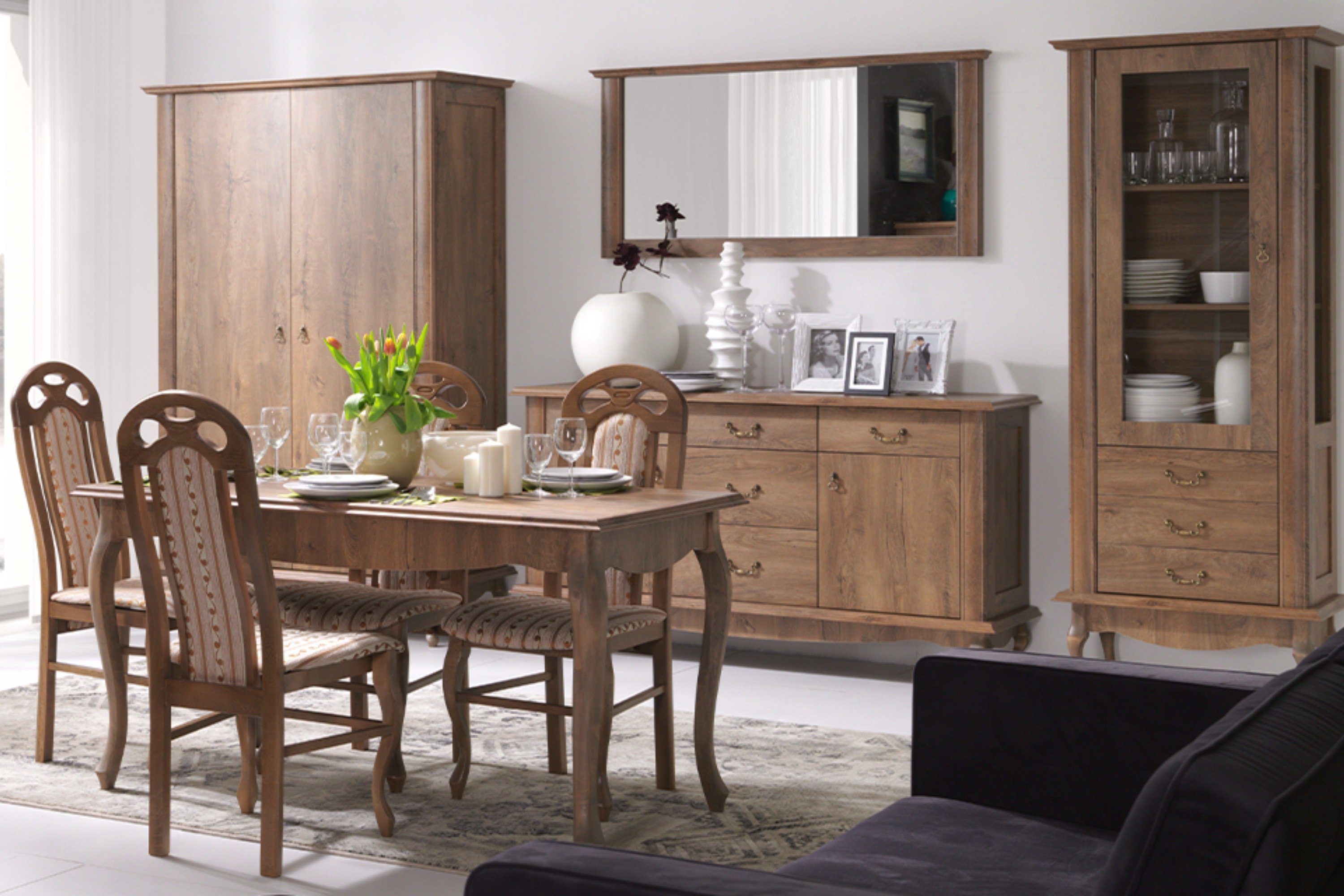 KONSIMO® Kombikommode BRITON Kommode, mit Schubladen, mit Türen, geschnitzte Füße