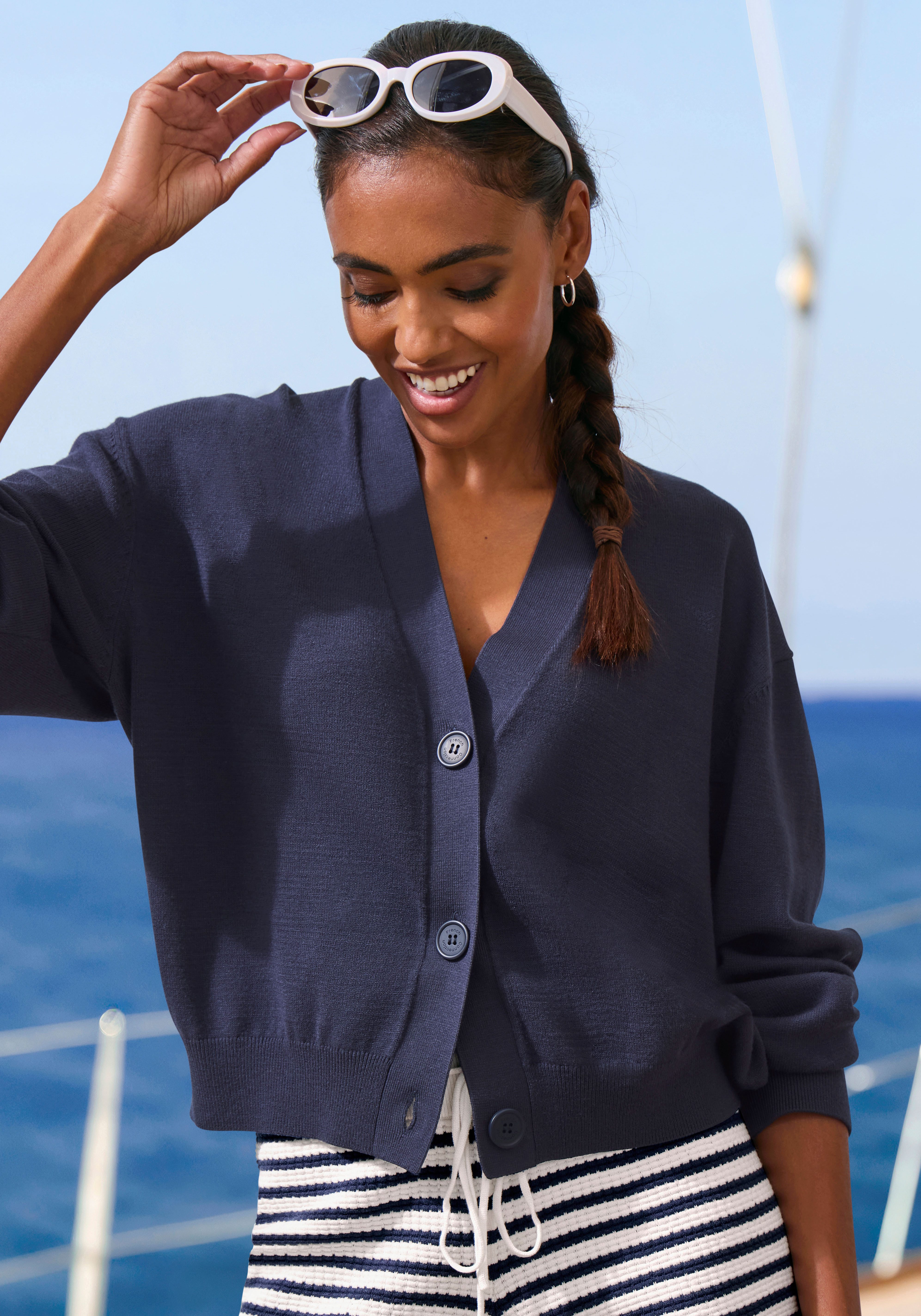 French Connection Strickjacke Loungejacke mit Knopfleiste und überschnittenen Schultern, Loungewear
