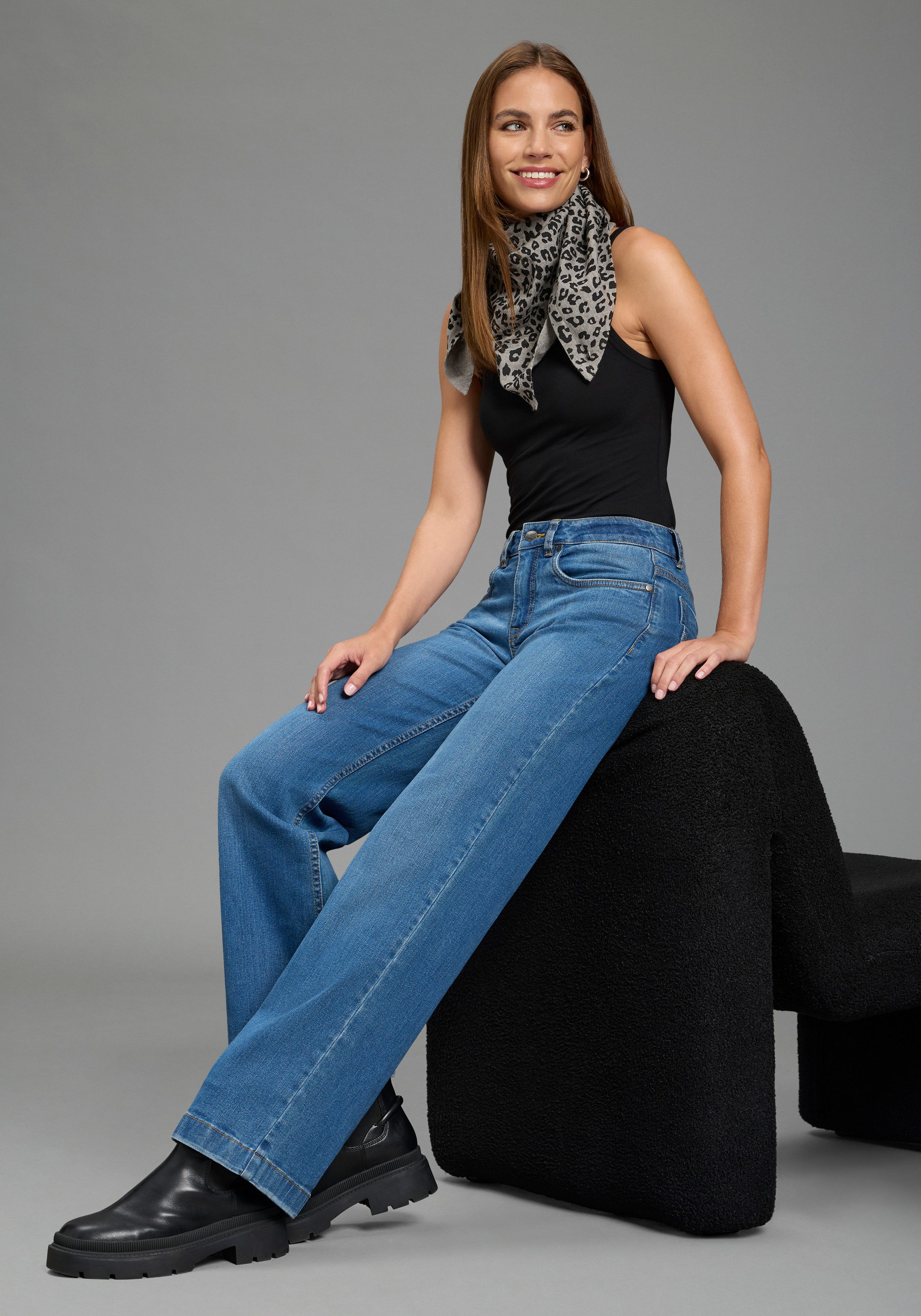Zum Outfit 12