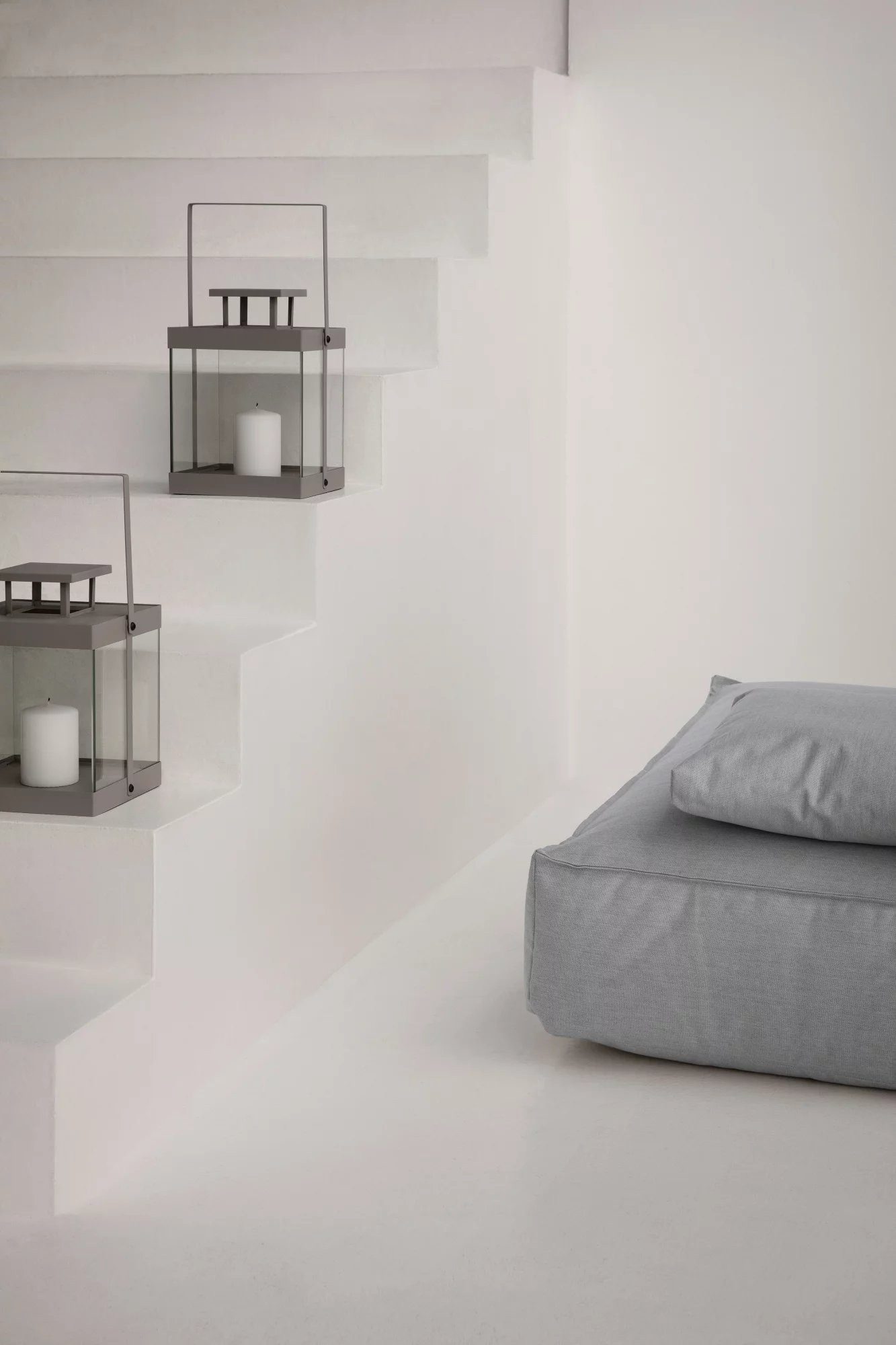 blomus Kerzenlaterne -FINCA- Laterne aus Stahl und Glas: Modernes Design für Innenräume (1 St), Stilvolles Design, Glasscheiben, Abnehmbarer Deckel, Geradliniger Griff