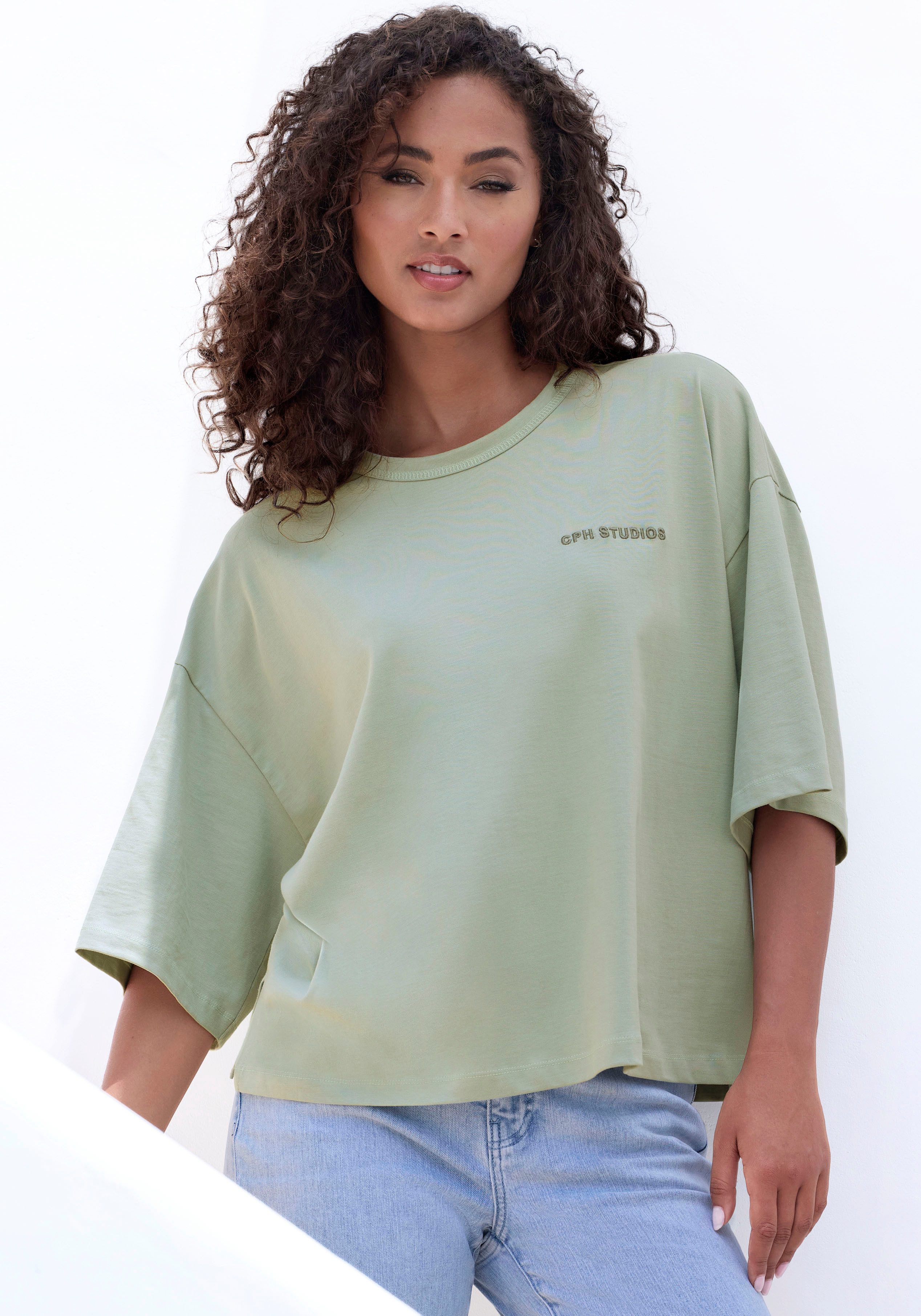 Oversize-Shirt mit hochwertiger Logostickerei