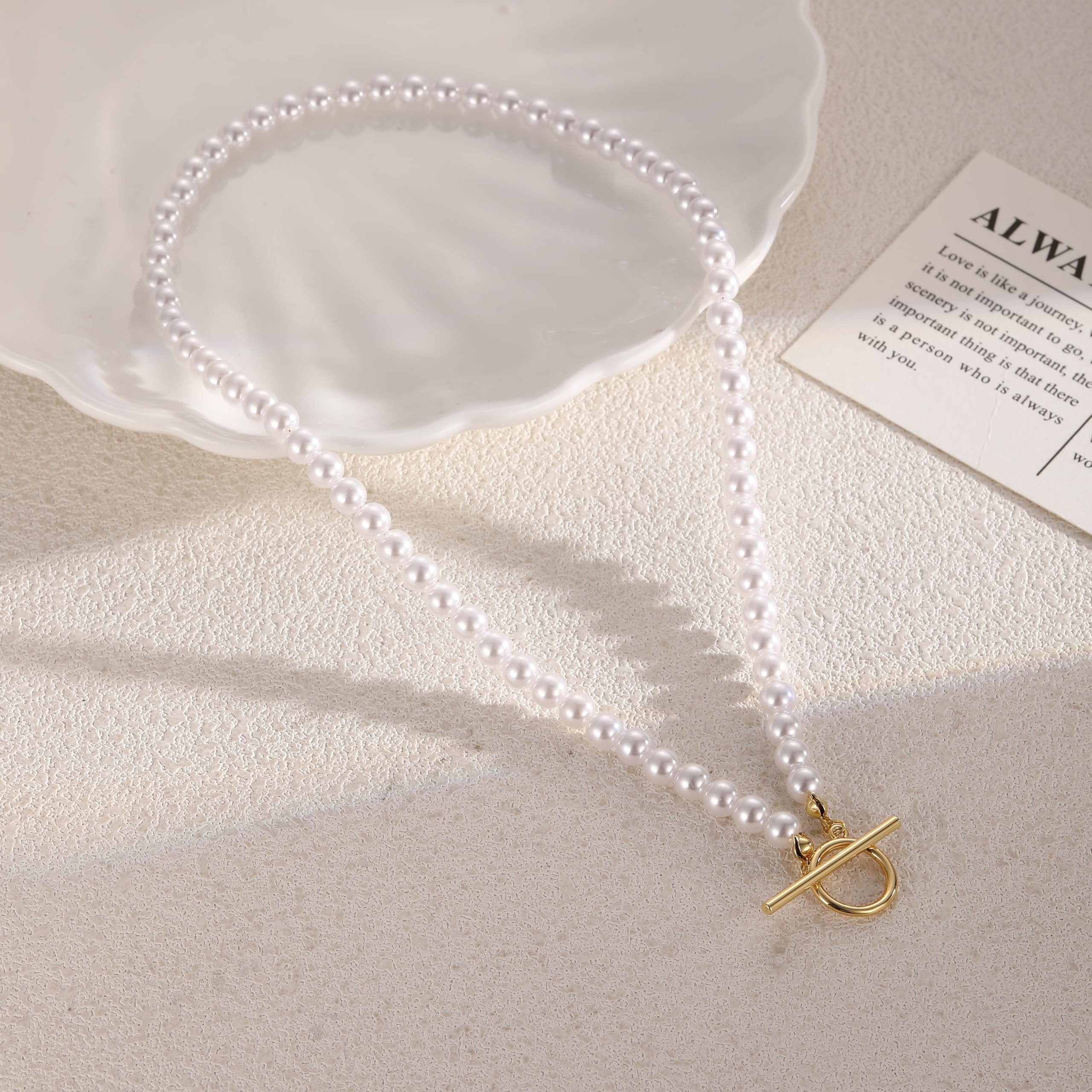 MOPUEA Perlenkette Perlen Halskette Damen aus Süßwasserperlen 45 cm (Set, 1-tlg., Elegante Perlenkette in Goldoptik mit klassischem Design), Halskette für Fraue – Bild 5 von 5