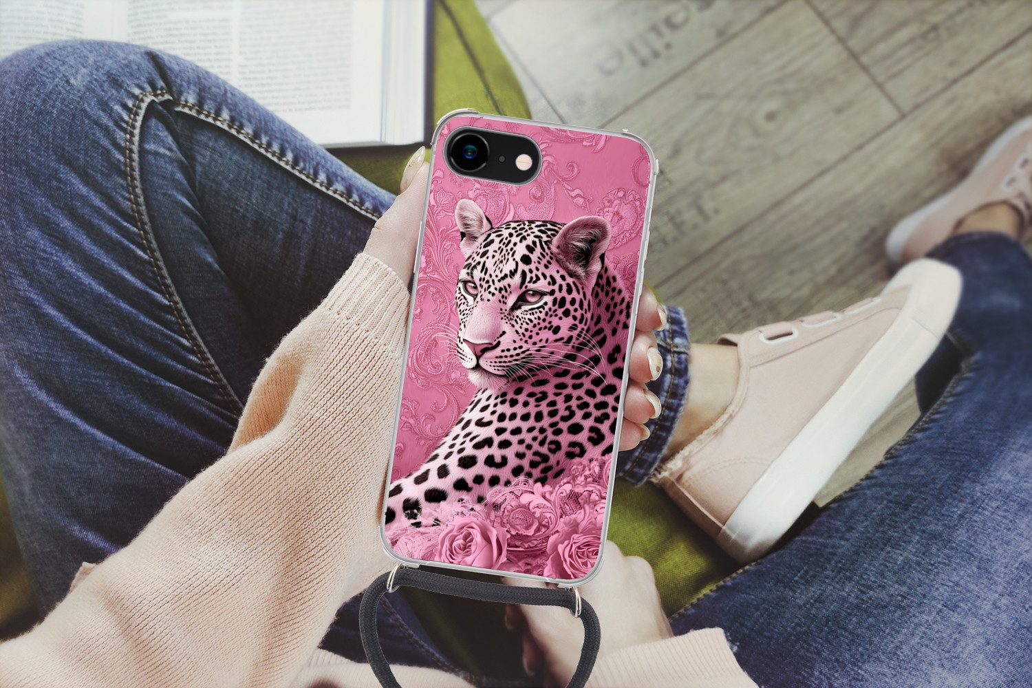 MuchoWow Handyhülle für Apple iPhone 8 Panther - Deluxe - Rosa, Tragbare Handyhüllen mit Kette zum umhängen, Handykette Handyband