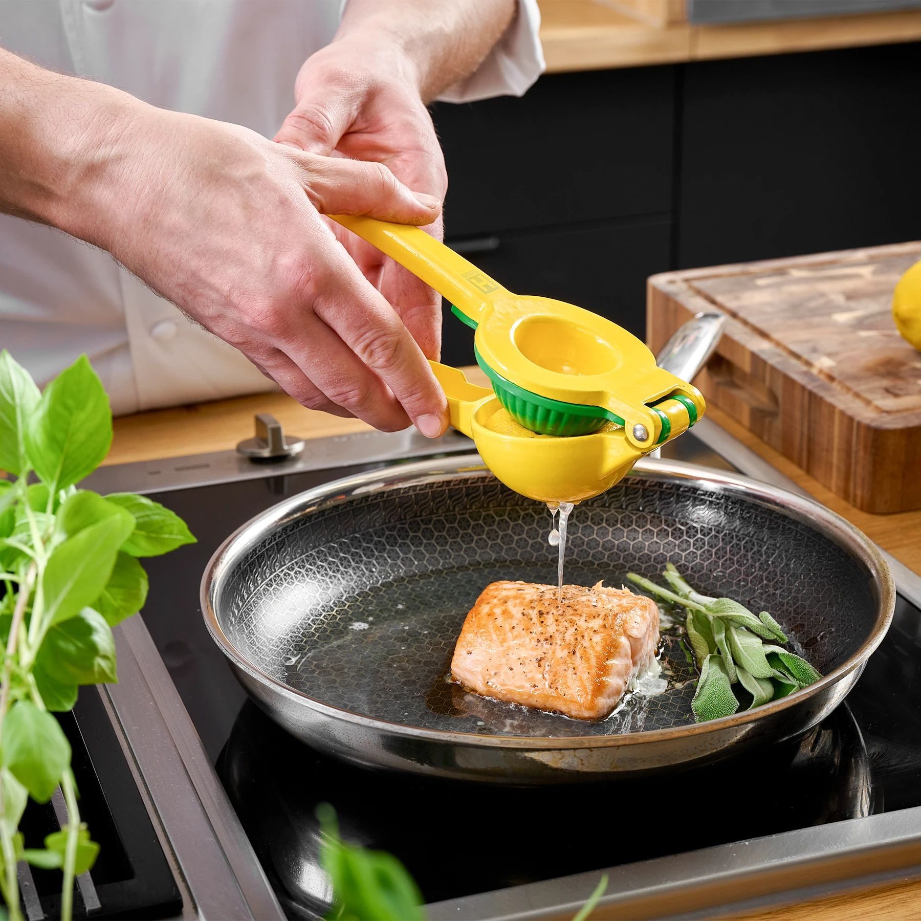 HENSSLERS 2in1 Zitruspresse HENSSLERS Zitronenpresse 2in1, zum Verfeinern von Getränken und Gerichten, perfekt für Zitrusfrüchte