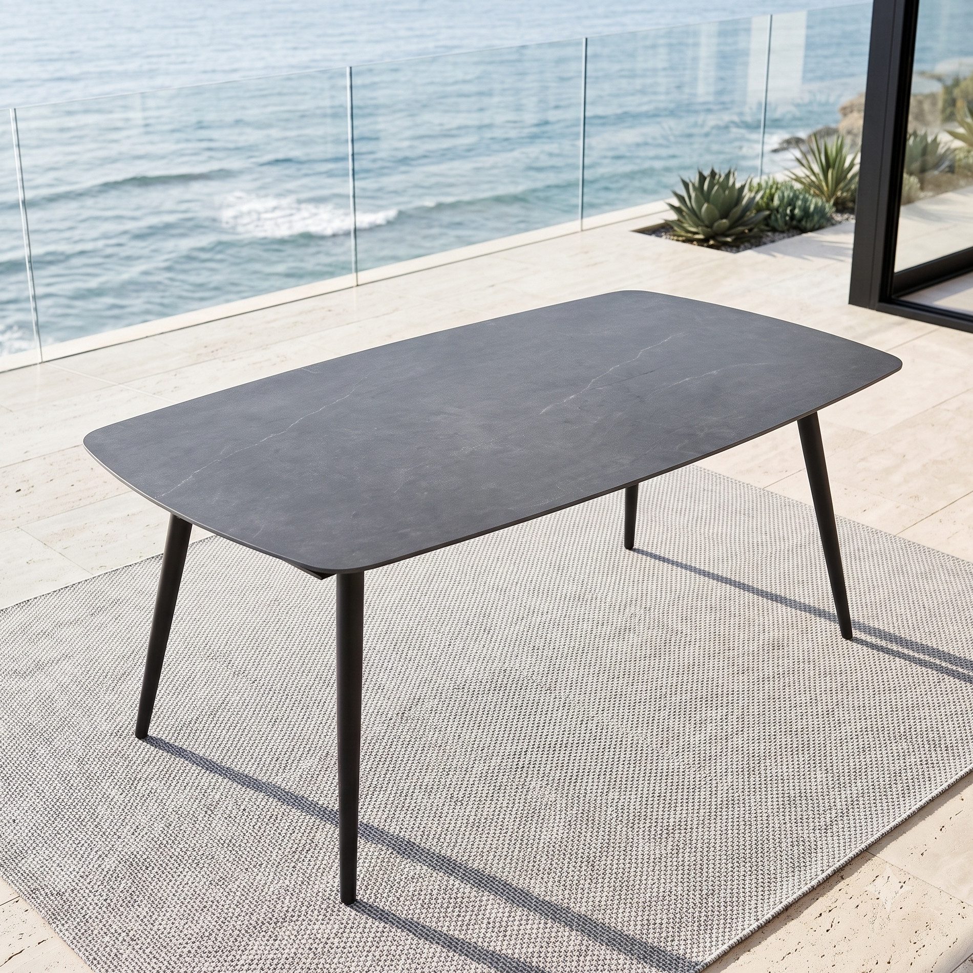 Jati & Kebon Gartentisch Amazone, Esstisch, Outdoor-Tisch (Garten-Esstisch), Tischplatte Dekton Laos, bootsförmig, Gestell Aluminium