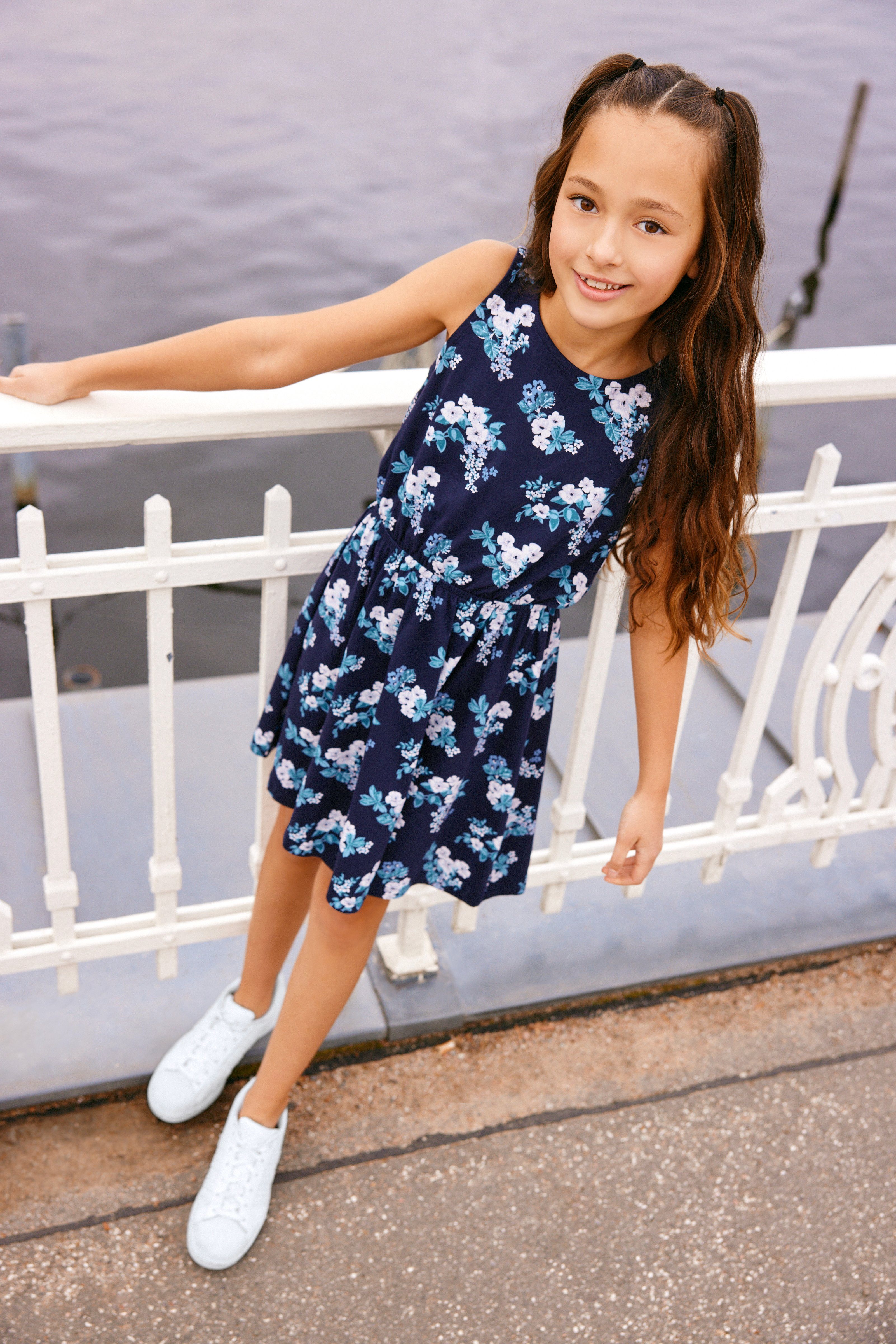KIDSWORLD Trägerkleid mit Blumen bedruckt, Mädchen Kidsworld für Trägerkleid