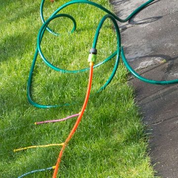 EDCO Regner Schlauch-Wassersprinkler Wasserspiel Rasensprenger Gartenschlauch